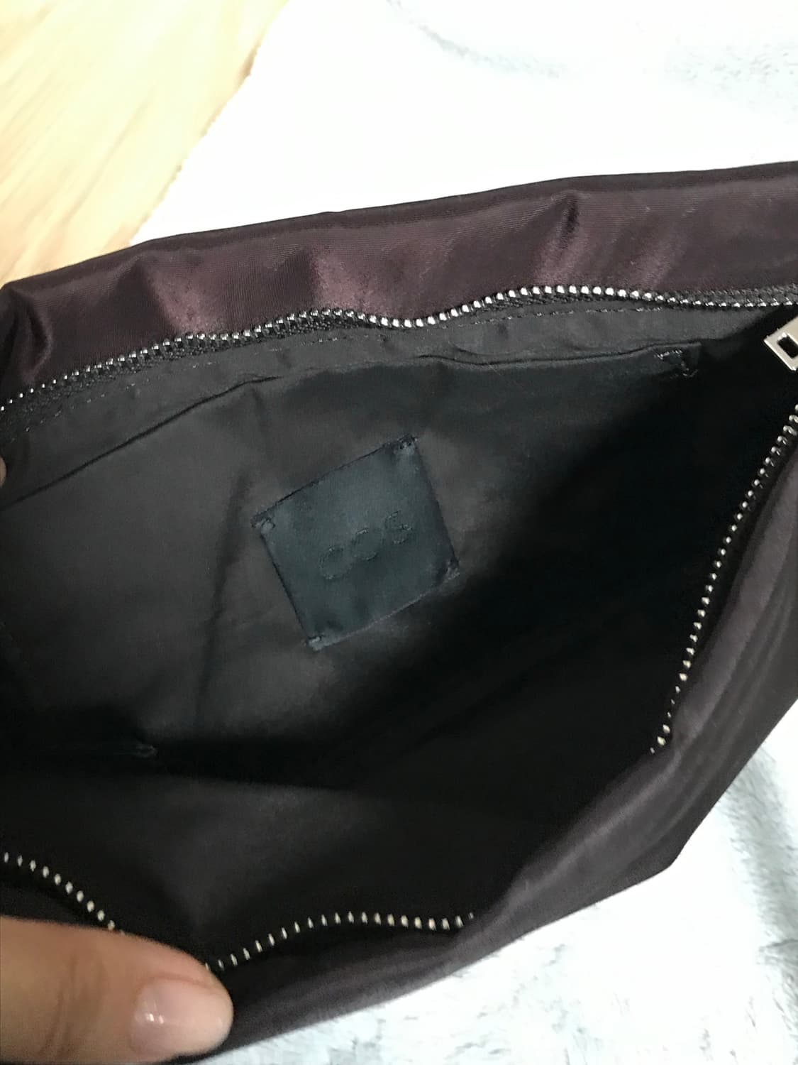 COS 아카이브 나일론 숄더백 브라운 상품이미지2