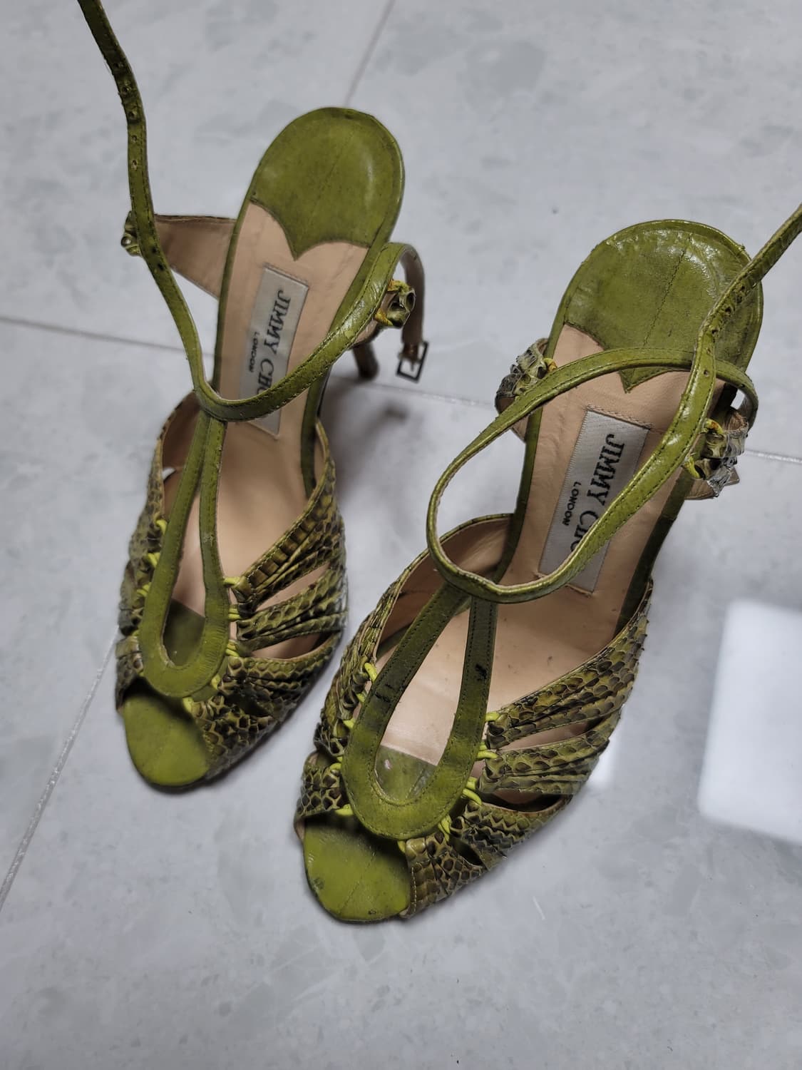 지미추 파이톤 스트랩 연두색 하이힐 37사이즈 상태굿
 상품이미지2