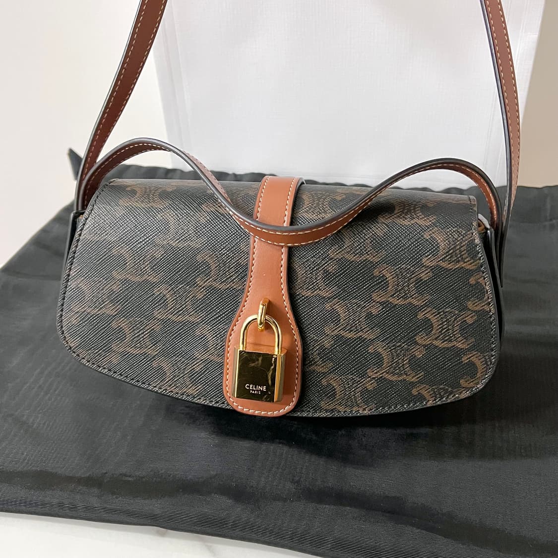 [S급/정품] 셀린느 타부 클러치 스트랩 가방 타부백 상품이미지3