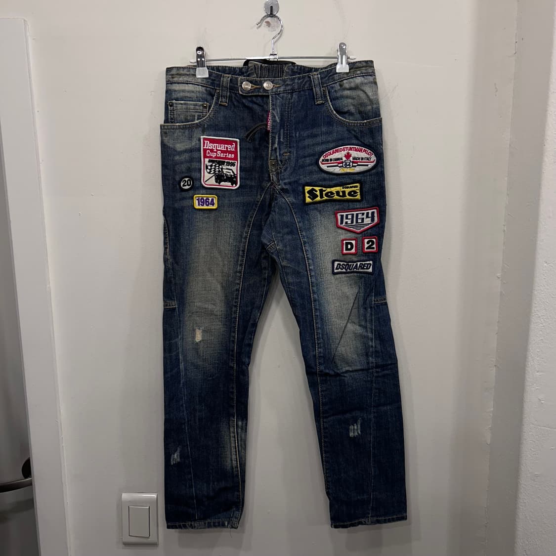 디스퀘어드2 와팬 패치 슬림핏 데님 바이커팬츠 상품이미지2