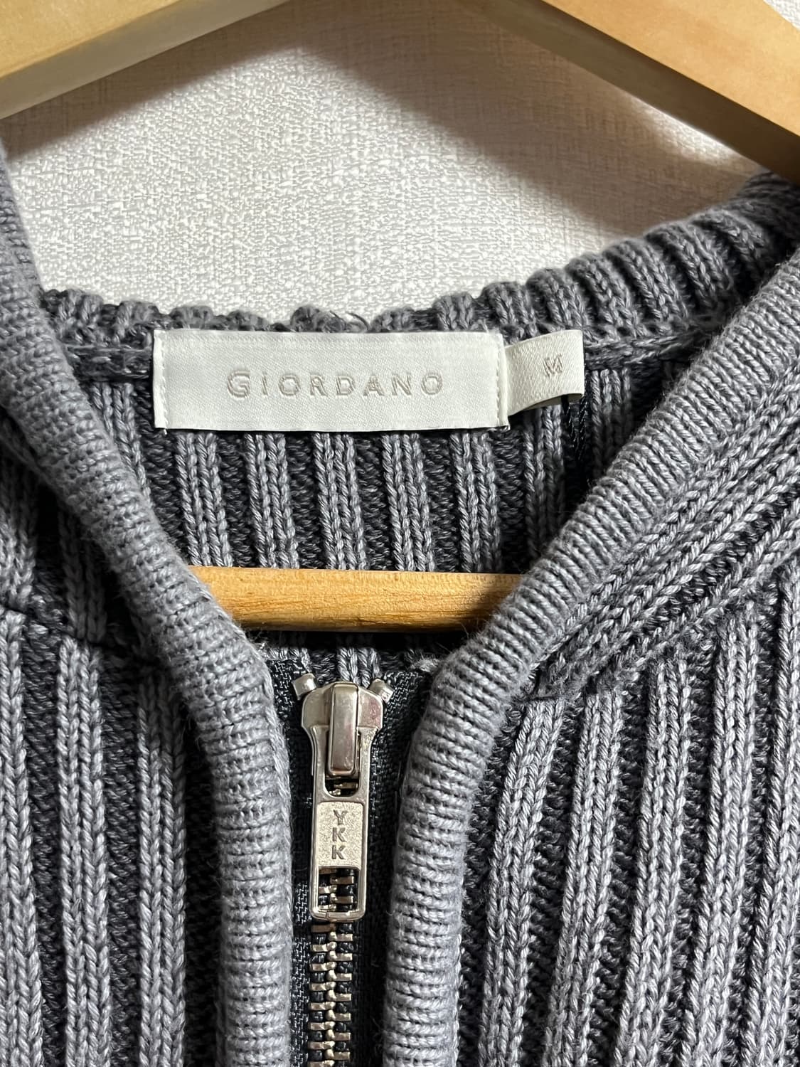 새상품 지오다노 크롭 니트 후드집업 90 상품이미지4