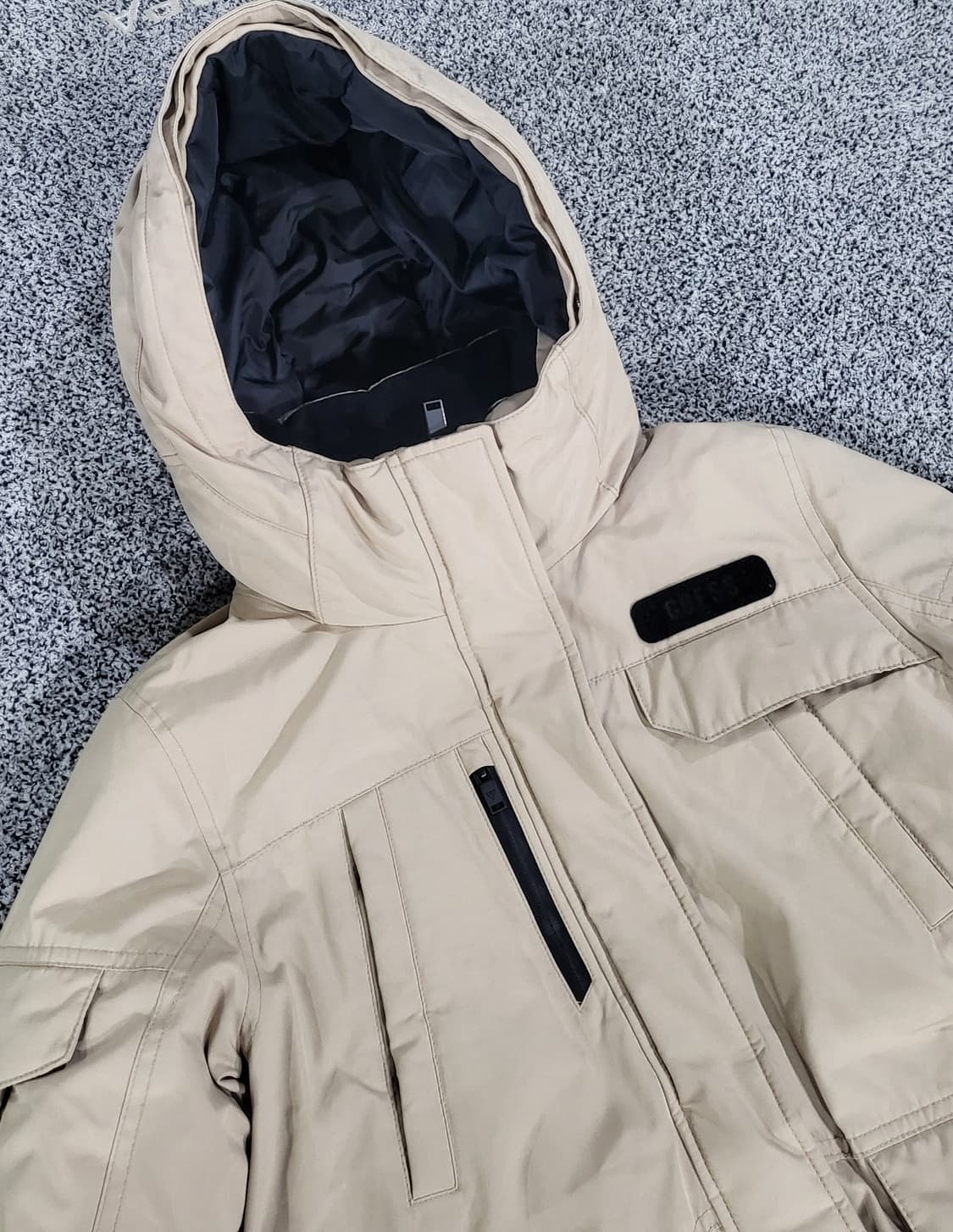 게스(GUESS) 베이지 후드 패딩 자켓 상품이미지4