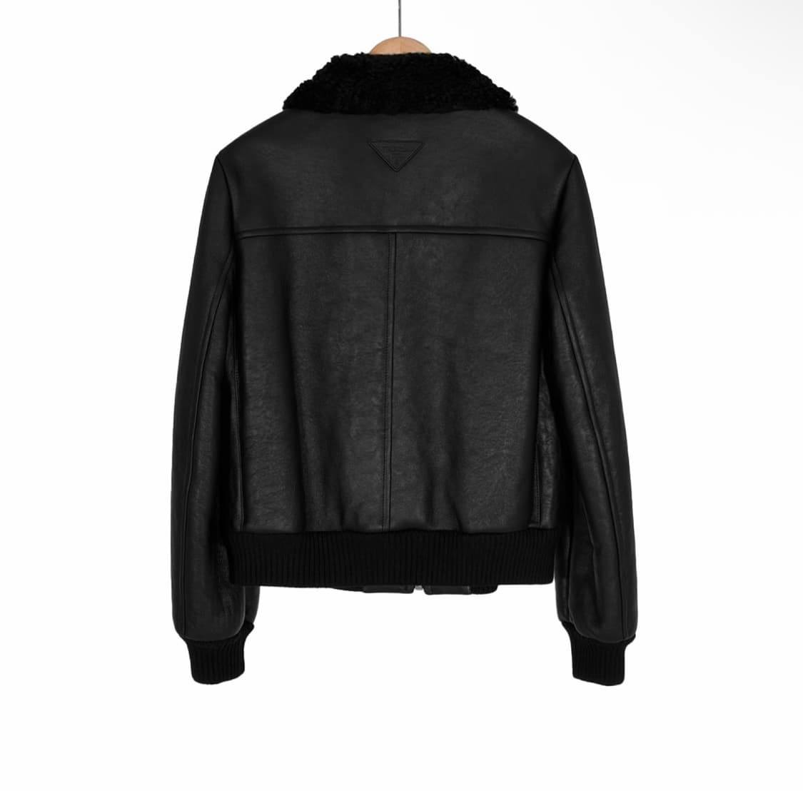 [46] 프라다 남성 삼각로고 시어링 트리밍 레더 봄버 무스탕 자켓 블랙 상품이미지2