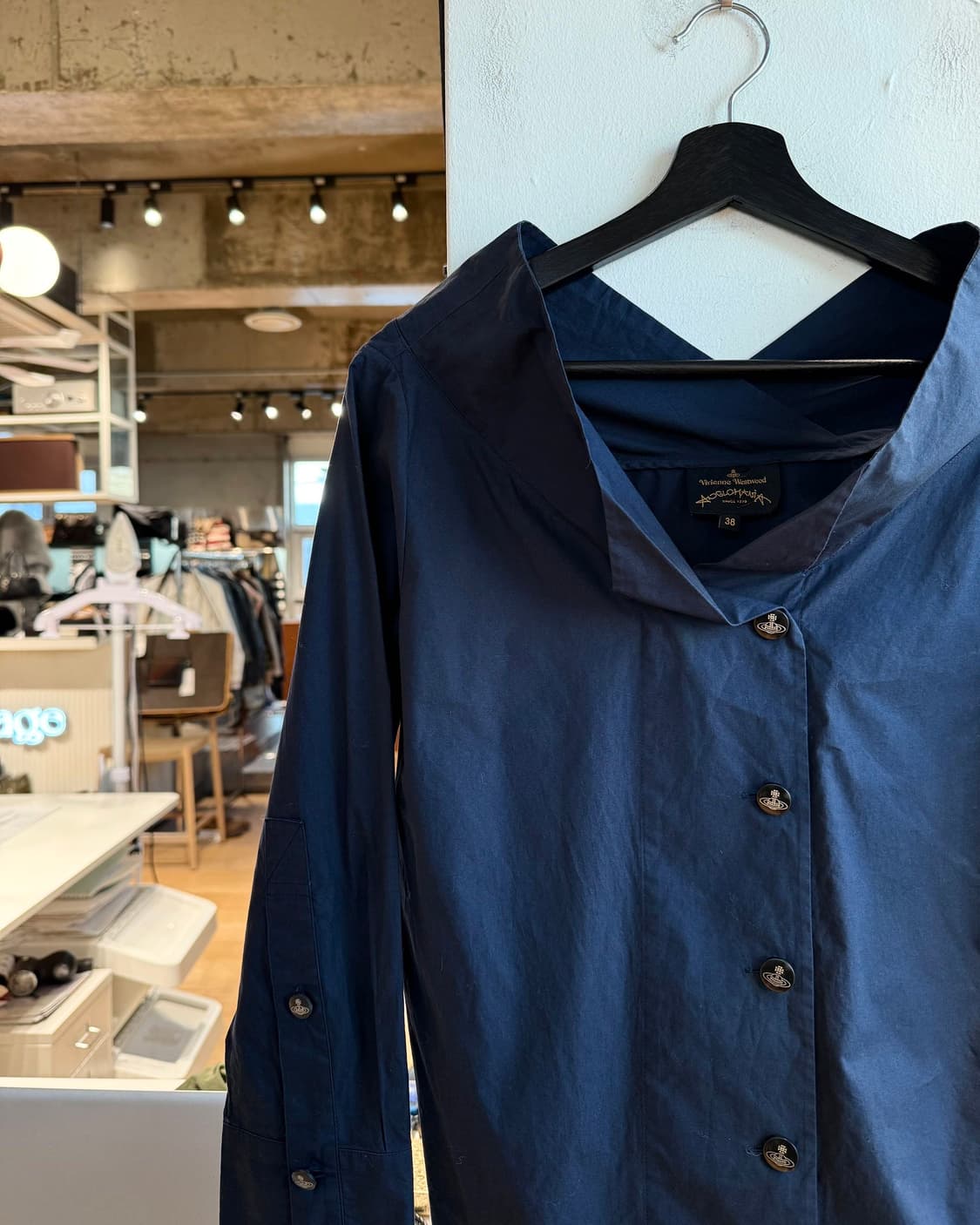 비비안 웨스트우드 네이비 orb버튼 블라우스  상품이미지4