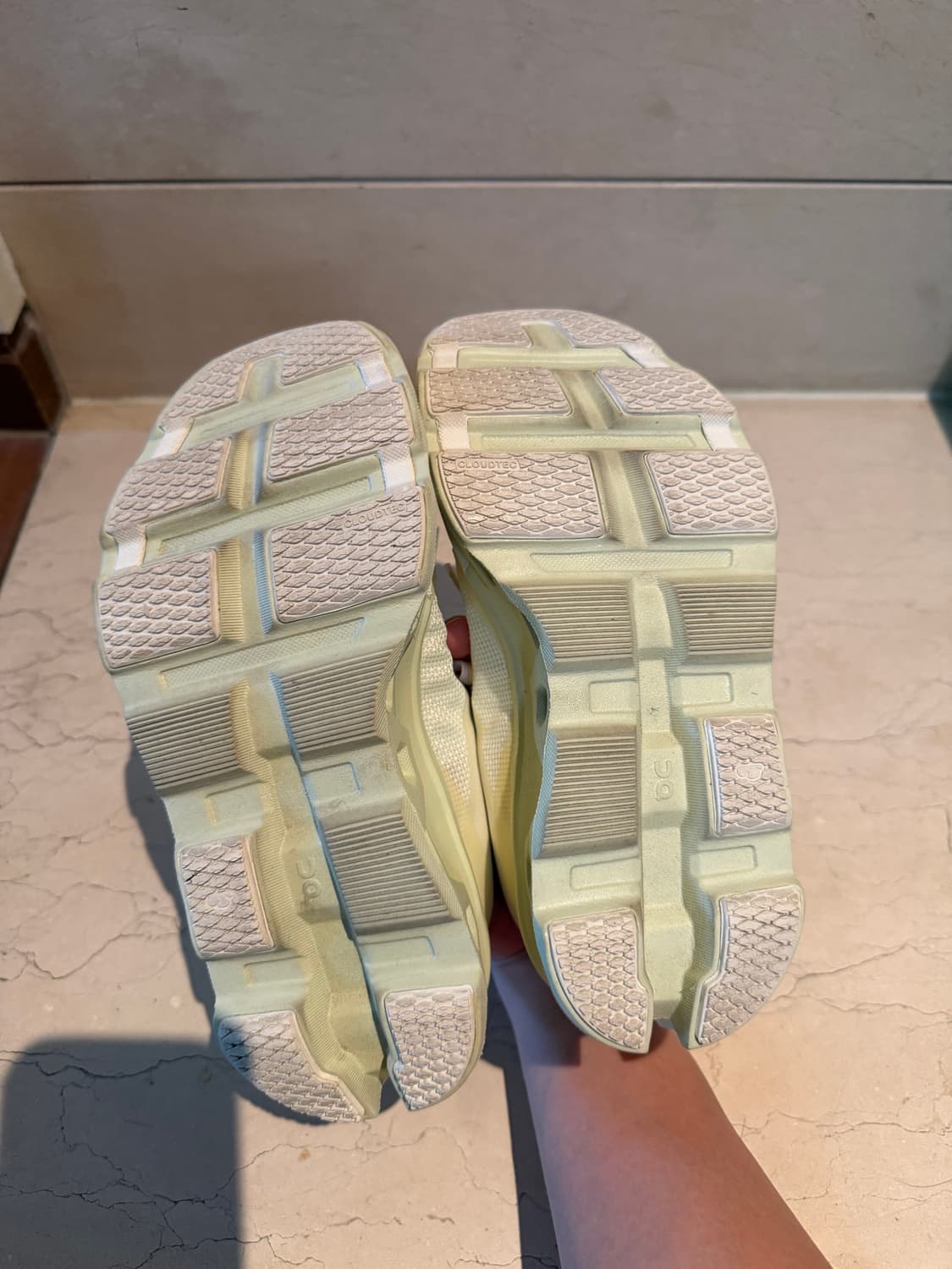 온 파프 (On x PAF) 클라우드몬스터 2 시들링 화이트 225A 상품이미지4