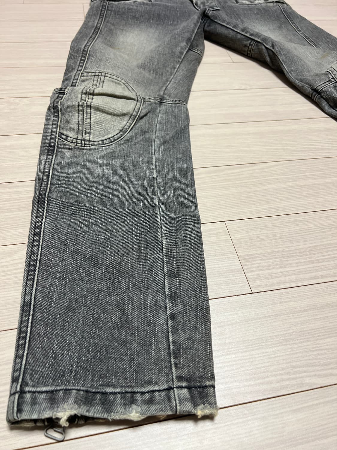 그레이 워싱 바이커 스타일 데님 팬츠 / 30사이즈 정도 상품이미지4