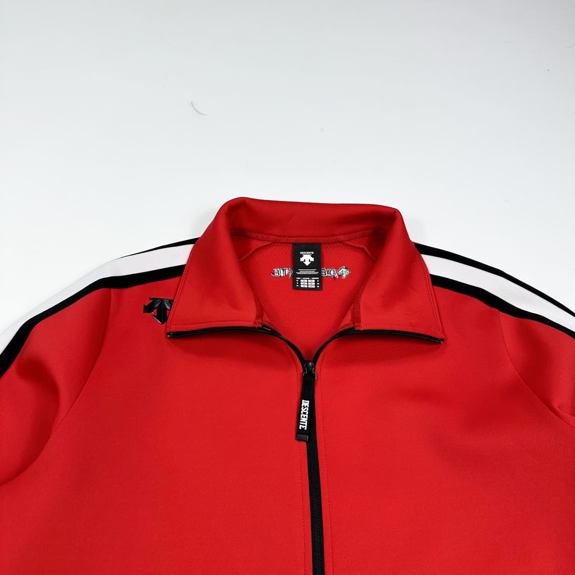 데상트 트레이닝 레드 트랙탑 져지 (M) 상품이미지1