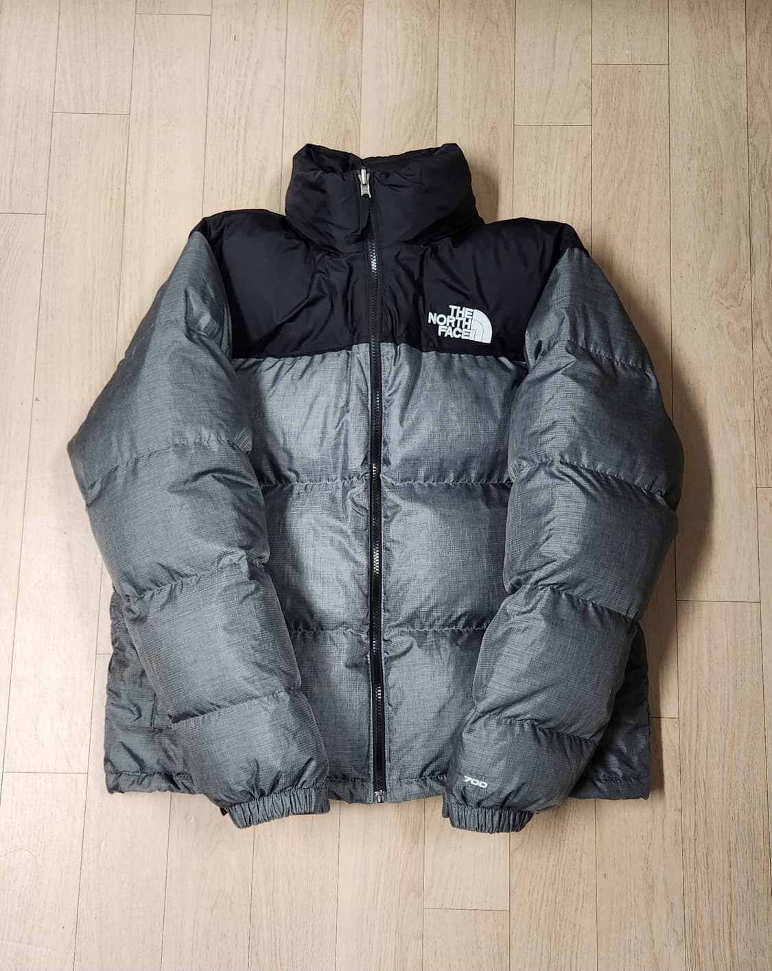 노스페이스 신형 눕시 700 패딩 회색 (해외판) XL 상품이미지1