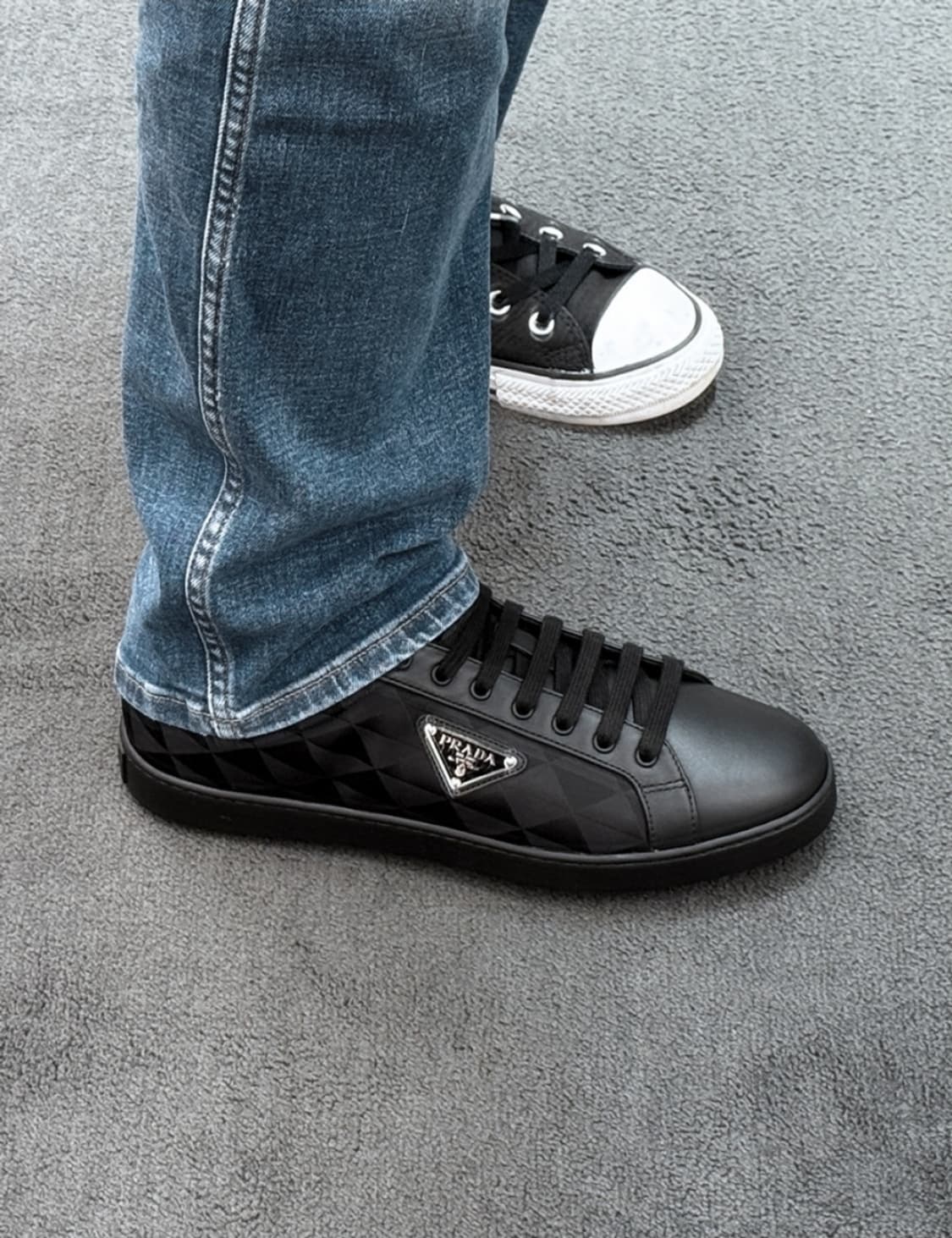 (정품) 프라다 삼각로고 스니커즈 상품이미지1