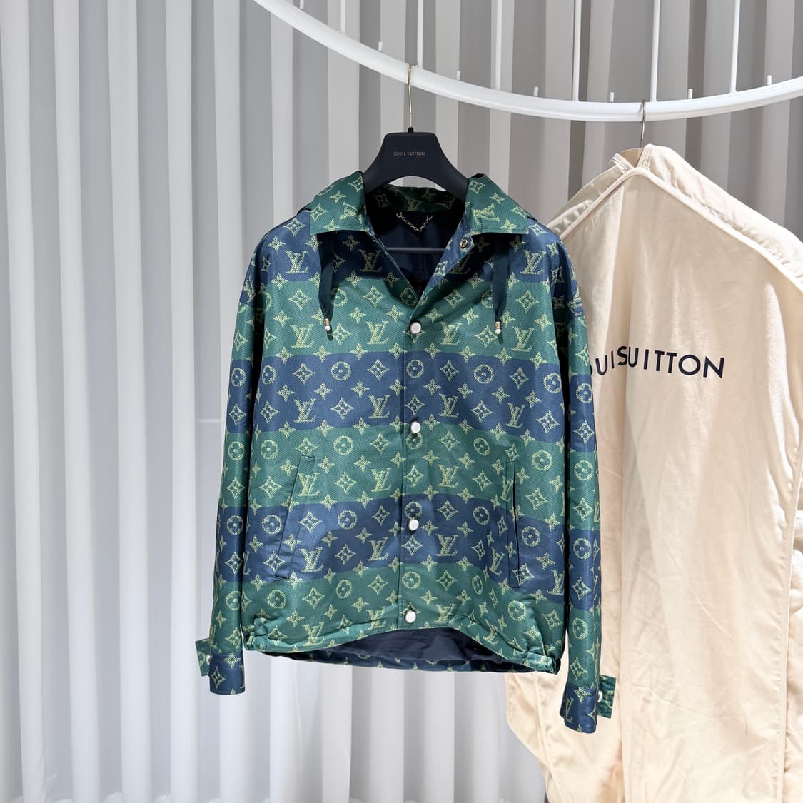 (S+/50) / 루이비통 모노그램 프린티드 코치자켓 / 26년식 상품이미지1