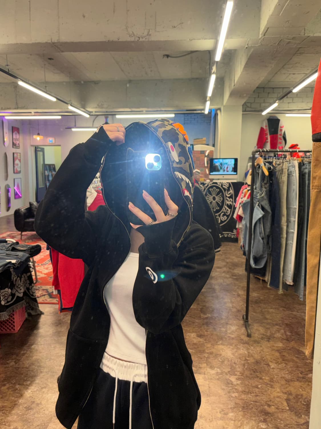 A Bathing Ape 시그니처 샤크 그래픽 카모 패턴 풀 집업 후디 상품이미지1
