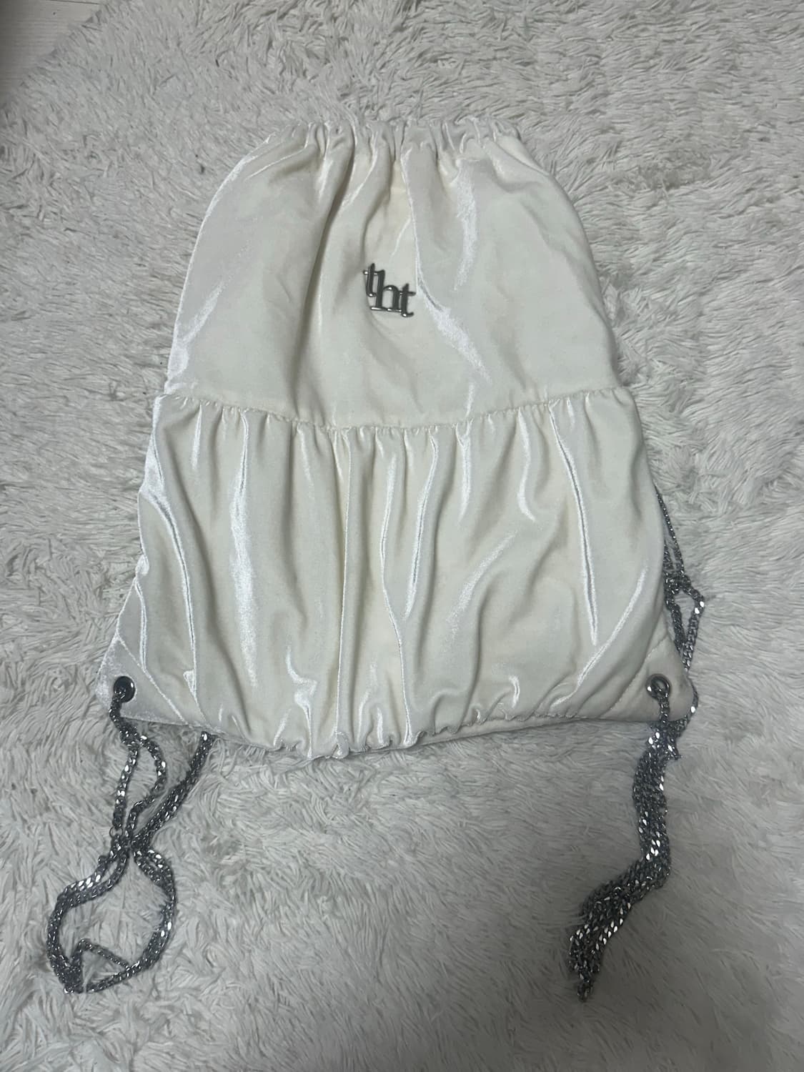 쓰리타임즈 벨벳 체인 백팩 아이보리 상품이미지3