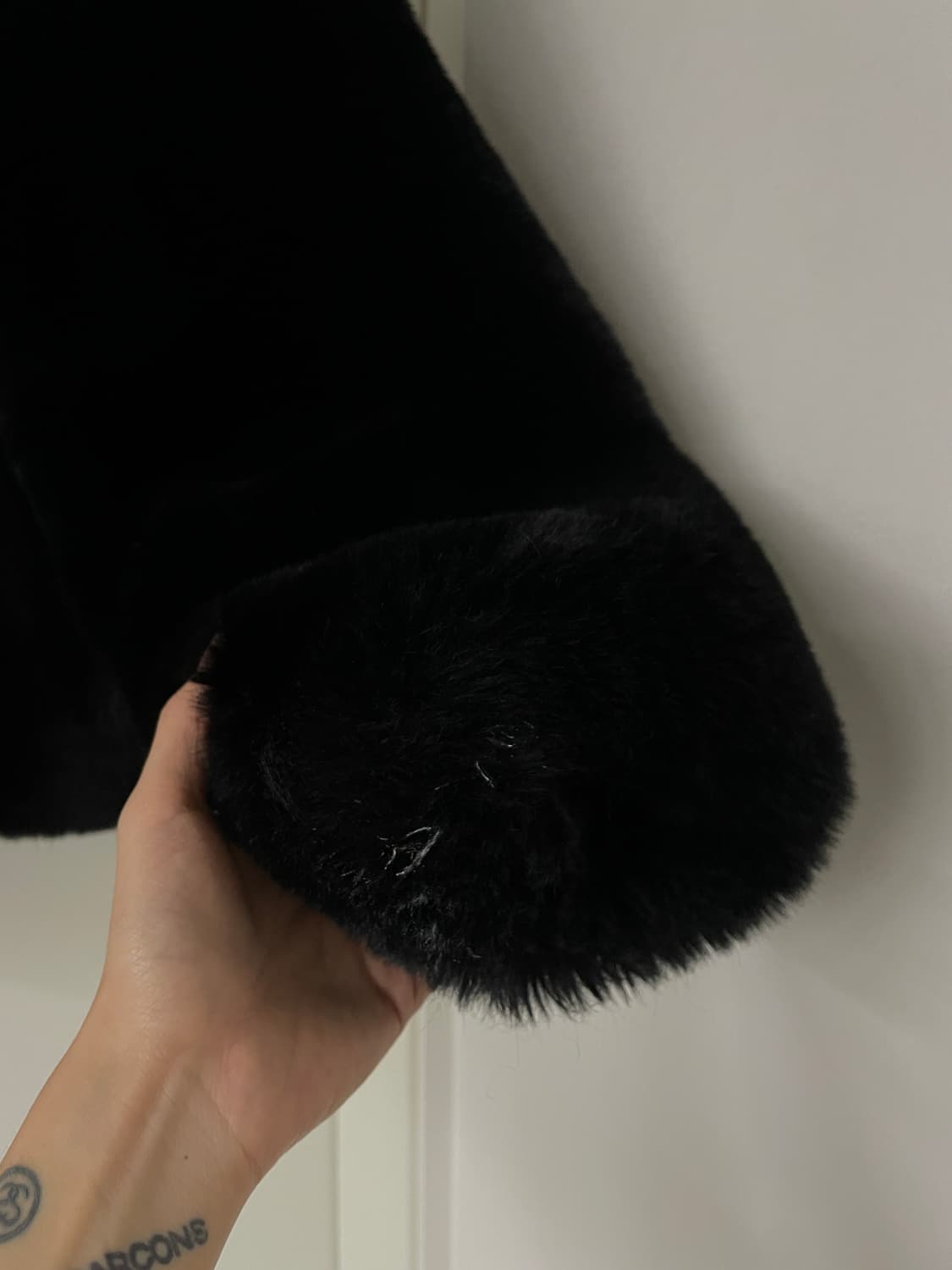 MORE THAN DOPE 페이크퍼코트 상품이미지2