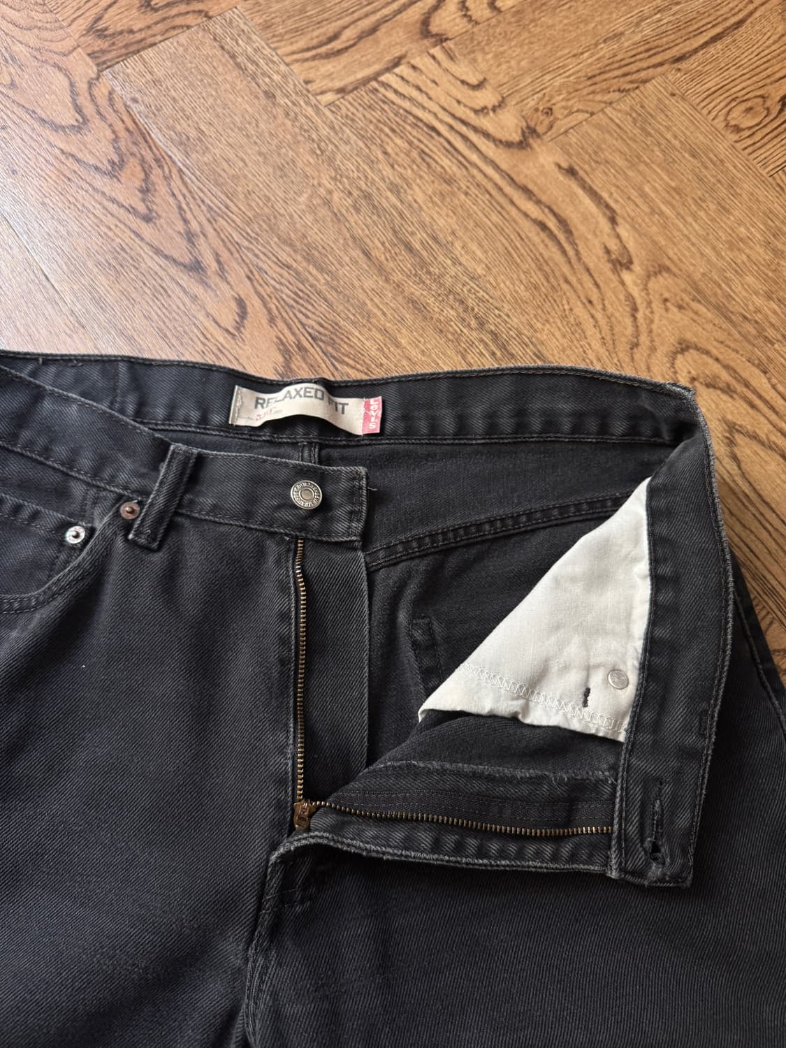 [33]리바이스 550 빈티지 리페어드 흑청 데님 팬츠 상품이미지3