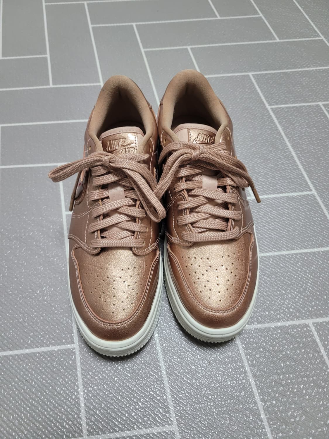 나이키 에어 조던 1 레트로 로우 리프트 팬텀 스니커즈 30 상품이미지2