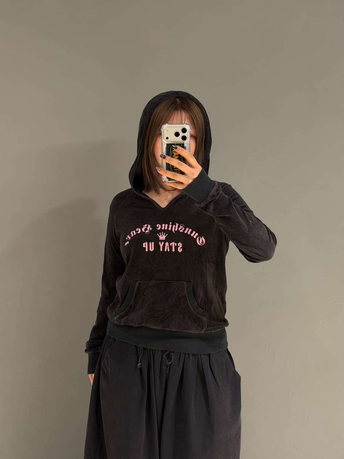 lettering detail velvet hood sleeve 상품이미지1