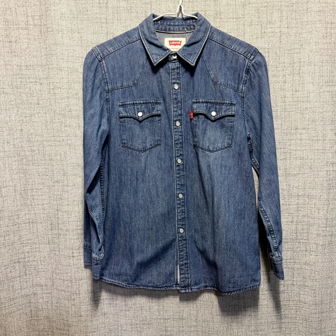 리바이스 여성 데님 포켓 카라 긴팔 셔츠  상품이미지1