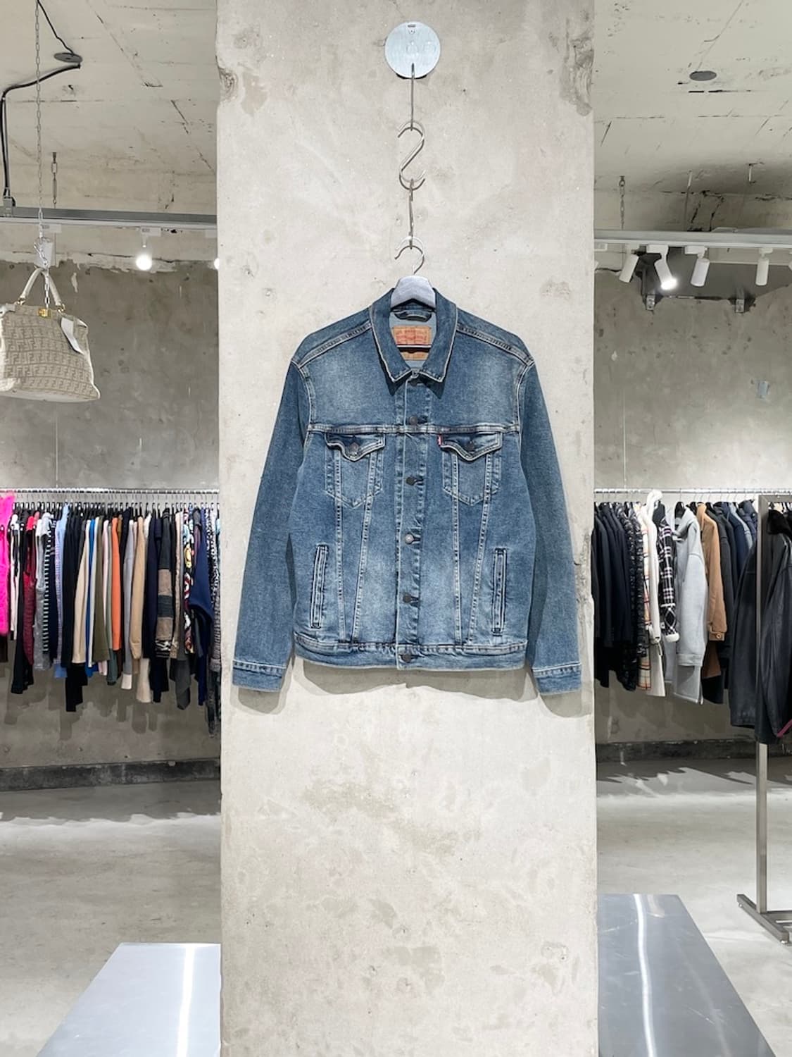 리바이스 중청 웨스턴 포켓 워싱 데님 자켓 상품이미지1