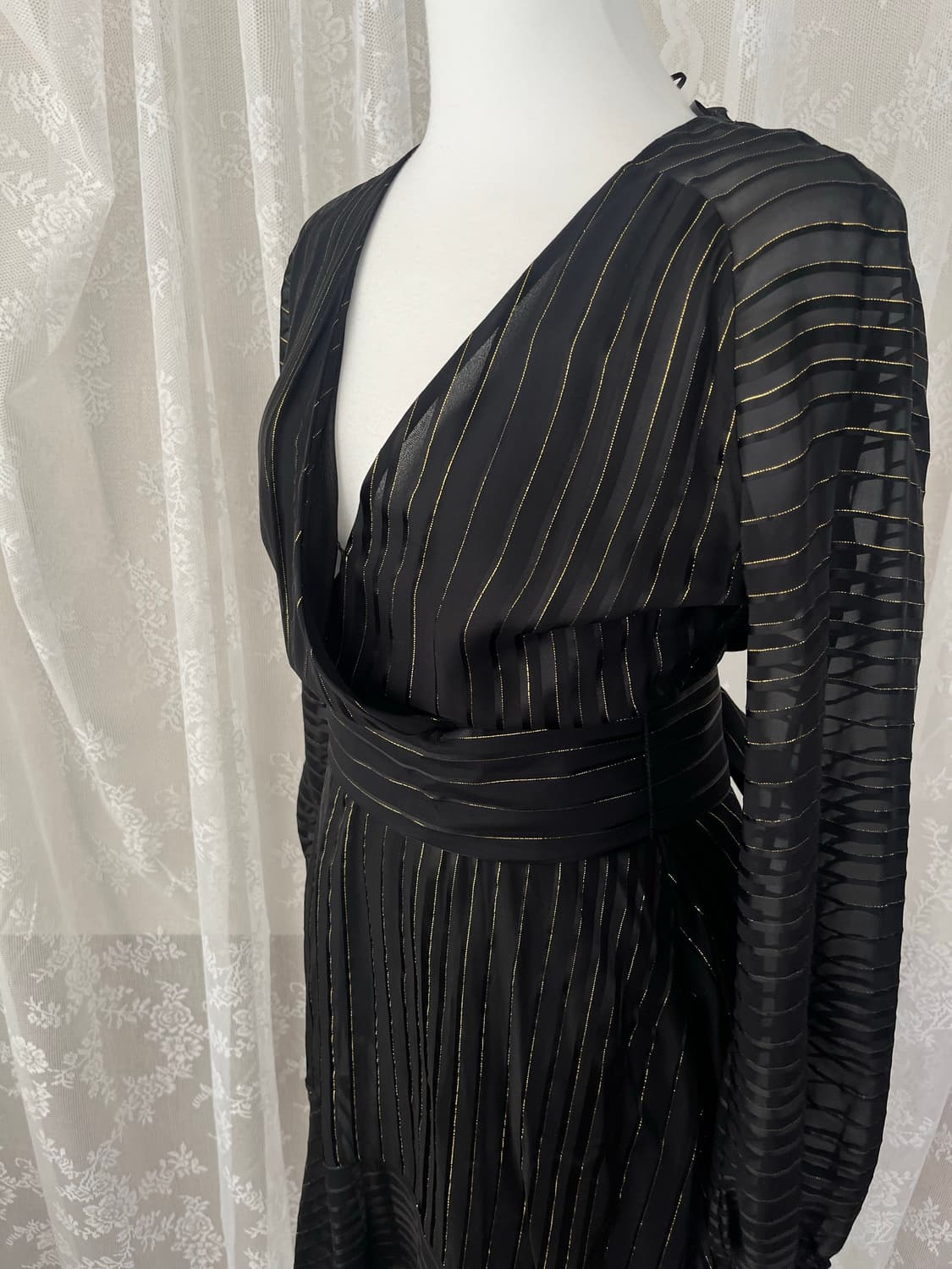 34) 마시모두띠 메탈릭 브이넥 원피스 블랙 상품이미지4