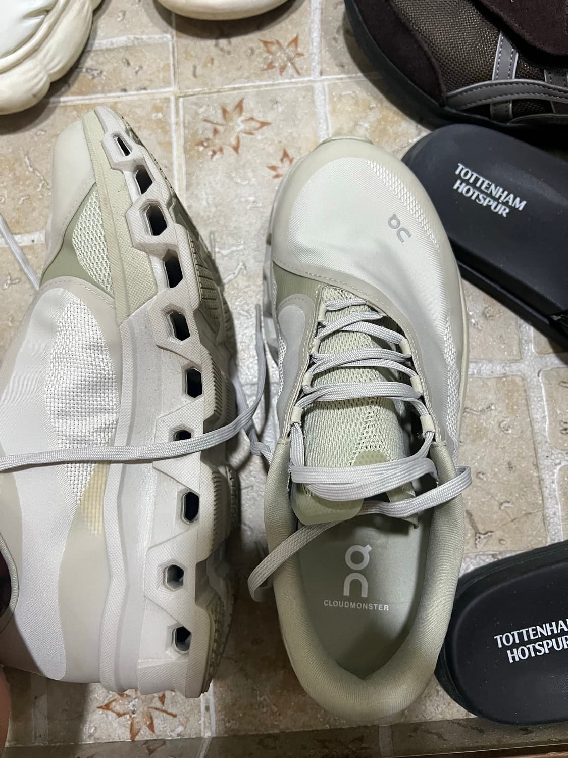 파프 온 클라우드몬스터 2 문더스크 상품이미지3