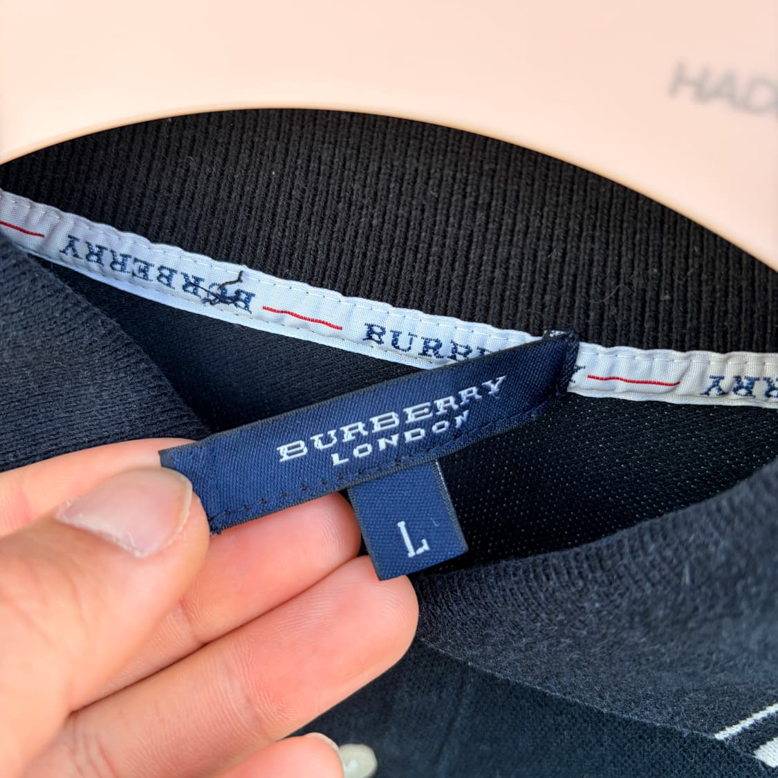버버리 블루라벨 원포켓 기마병자수 PK카라 롱슬리브(L) 상품이미지4