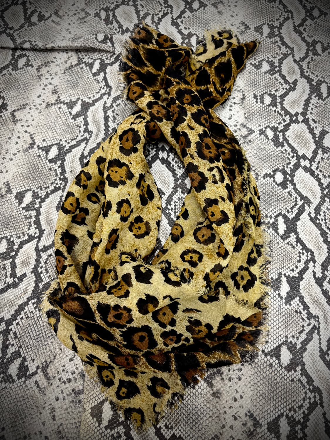 “Vintage” Leopard Pattern Scarf 상품이미지1