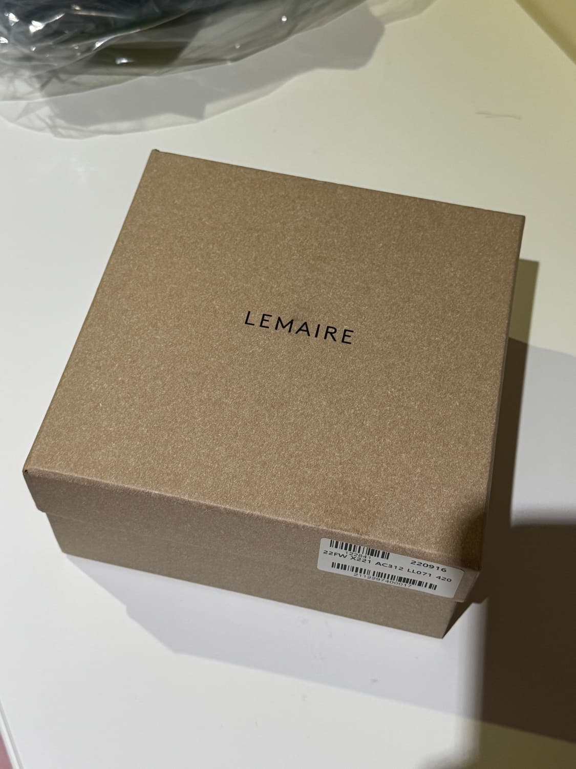 르메르 미니 카메라백 토바코 상품이미지1