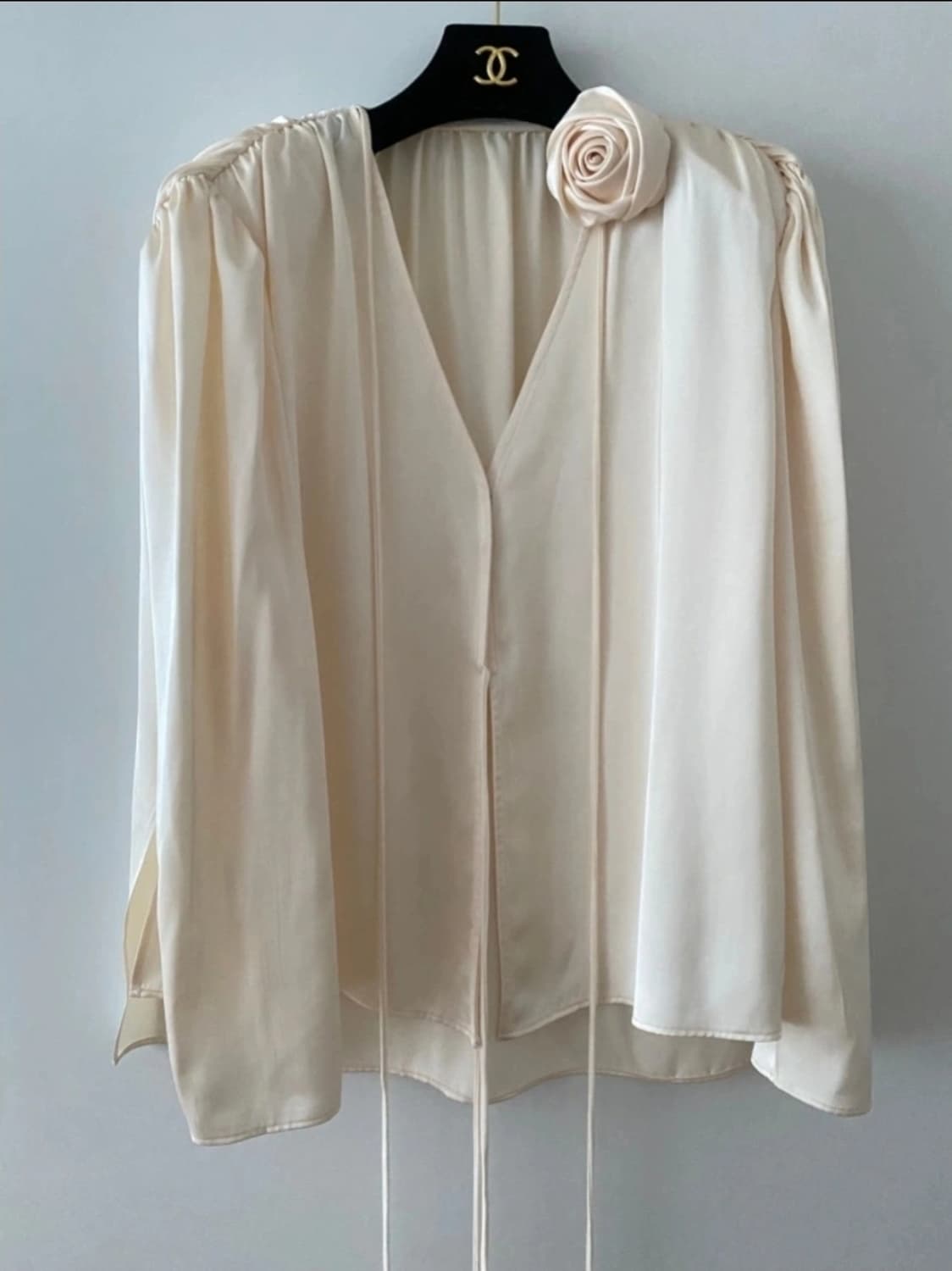 라라초이 코사주 블라우스 상품이미지1