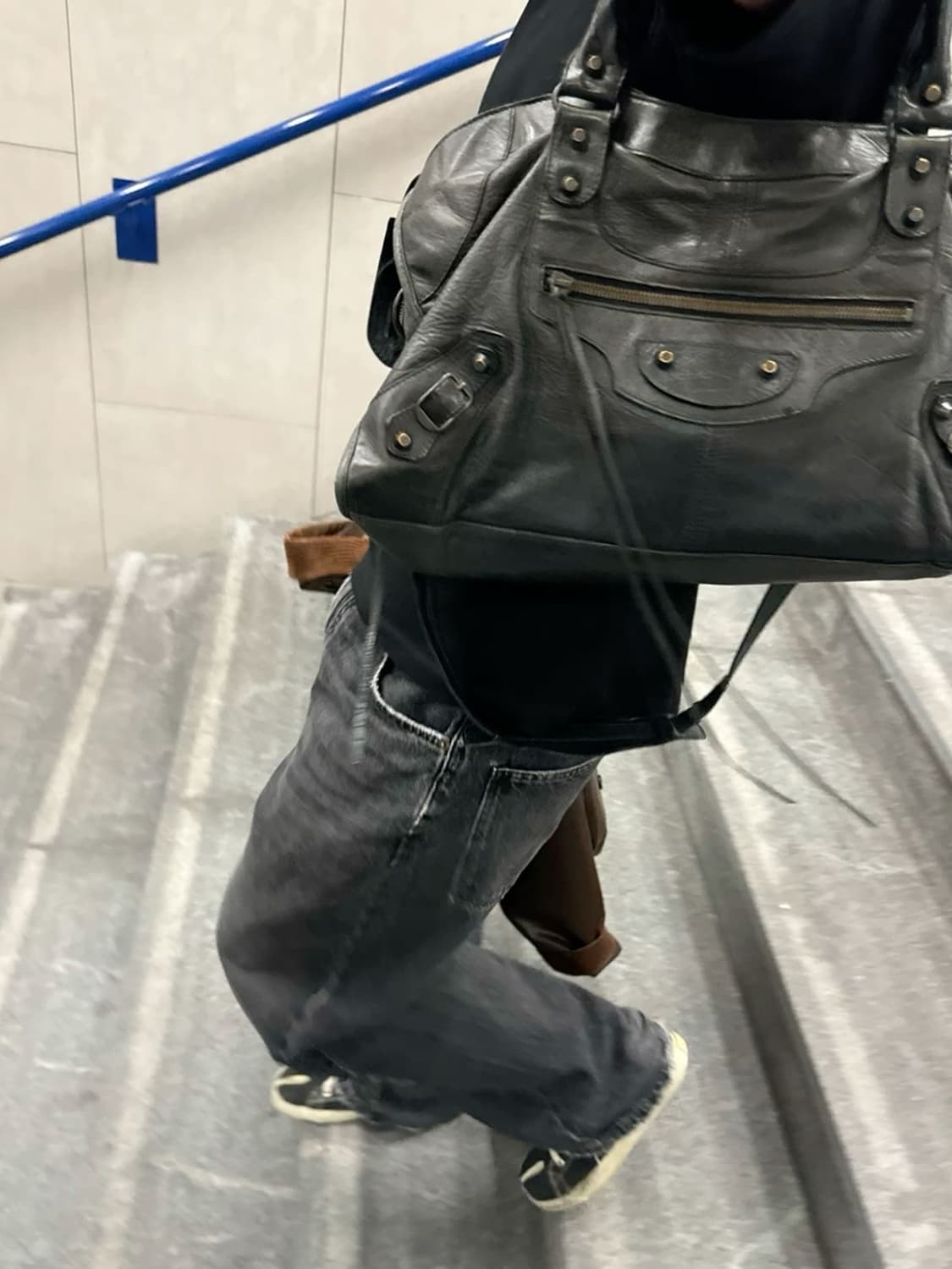 발렌시아가 클래식 모터백 블랙 L 상품이미지6