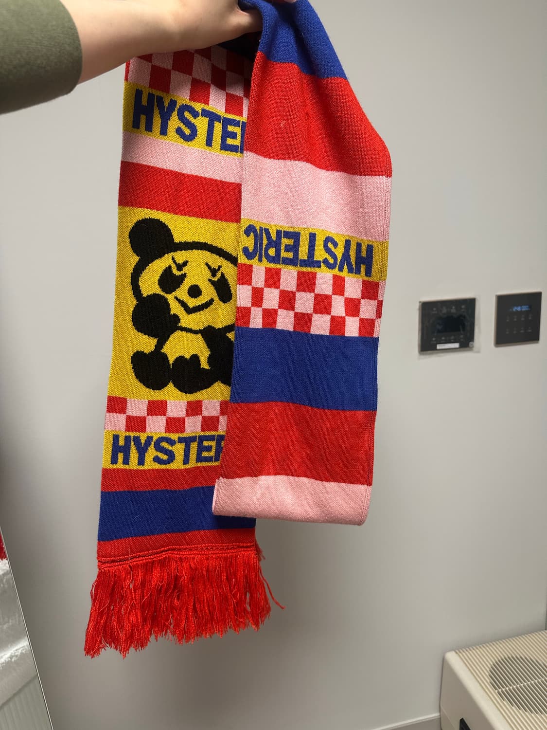 히스테릭 글래머 롱 머플러 착샷O 상품이미지5