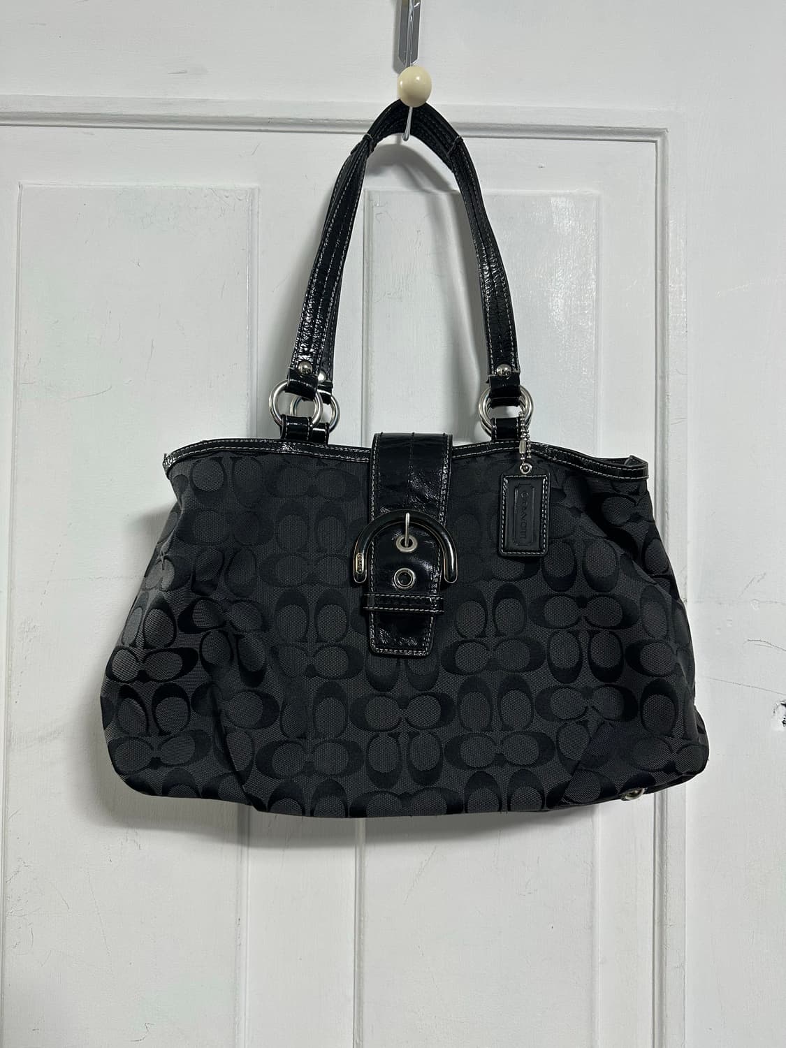 코치 시그니처 숄더백 상품이미지1