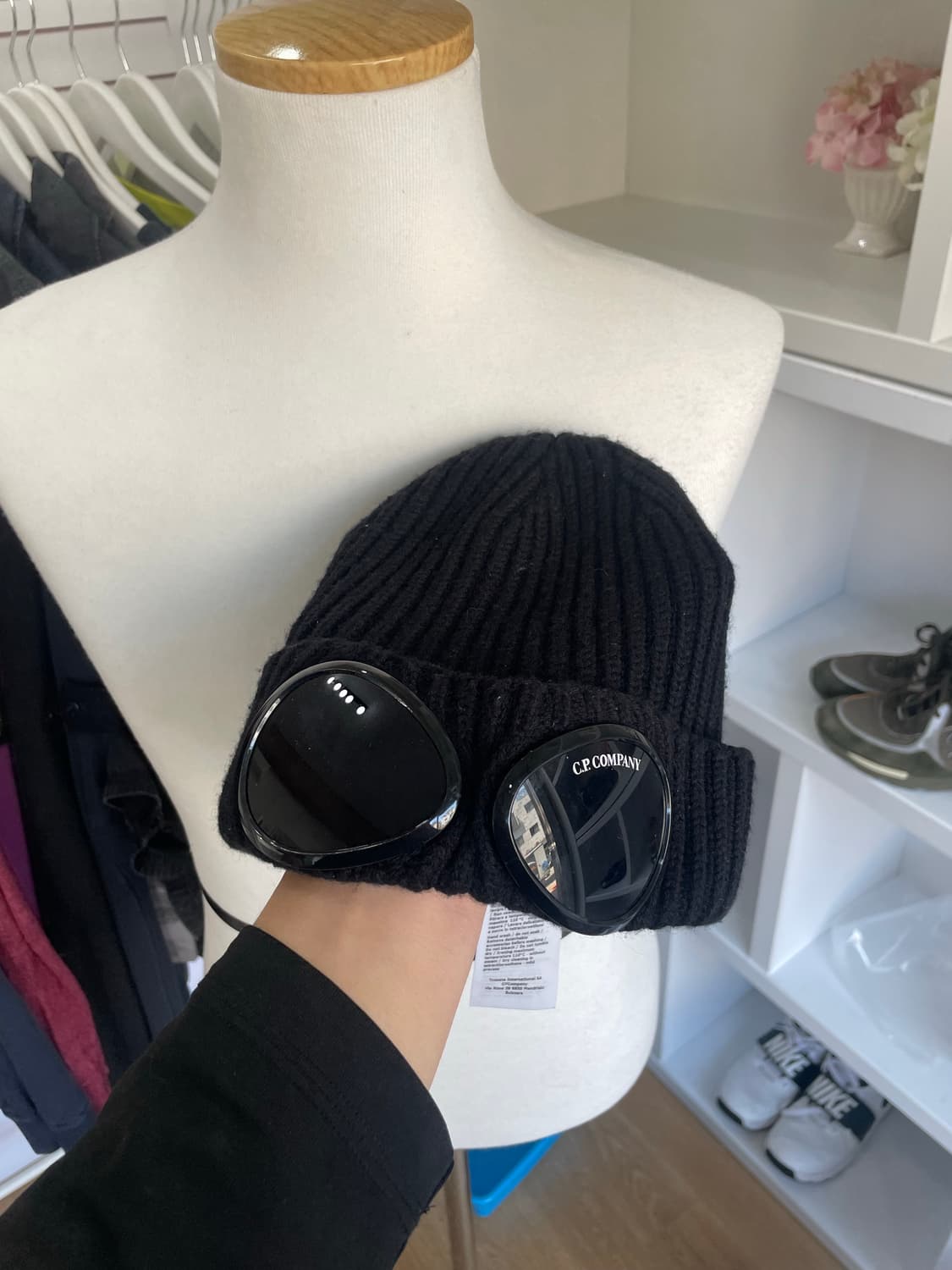 [새상품급] cp컴퍼니 고글 비니 블랙 모자 겨울모자 상품이미지1