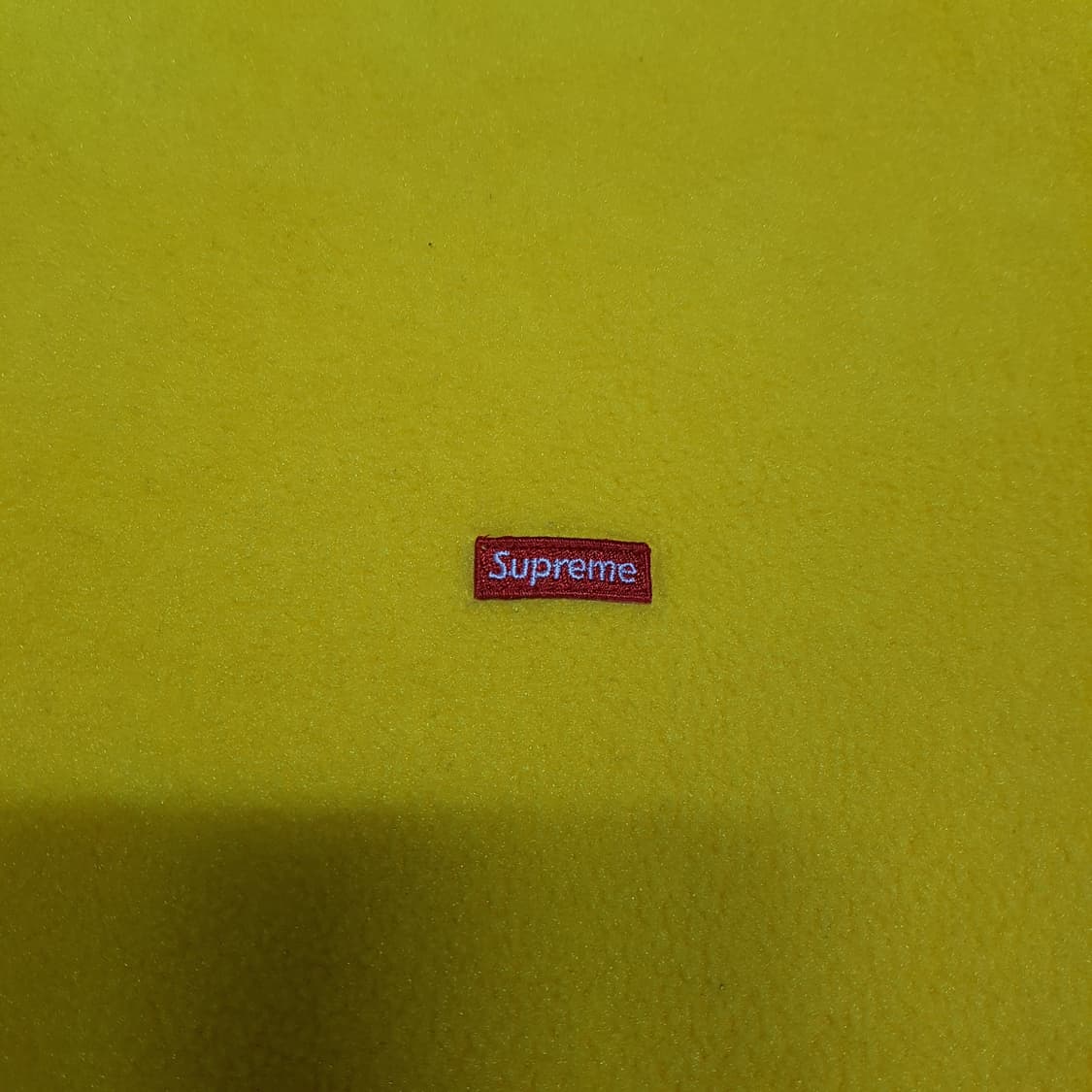 L 슈프림 폴라텍 스몰박스 크루넥 옐로우 맨투맨 상품이미지3