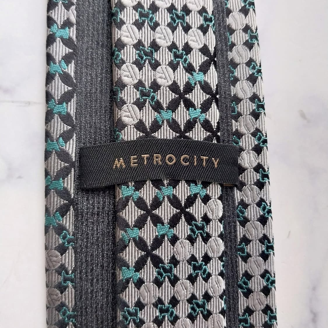 메트로시티 실크 블랙 패턴 넥타이 8.6cm A+등급 K2462
 상품이미지9