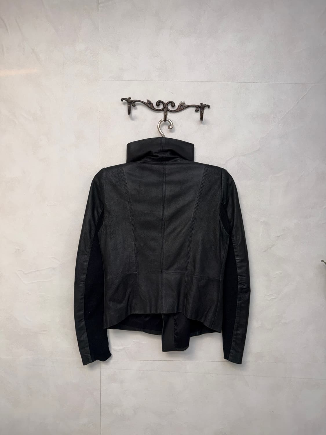 Back goat skin draped high neck jacket  상품이미지4