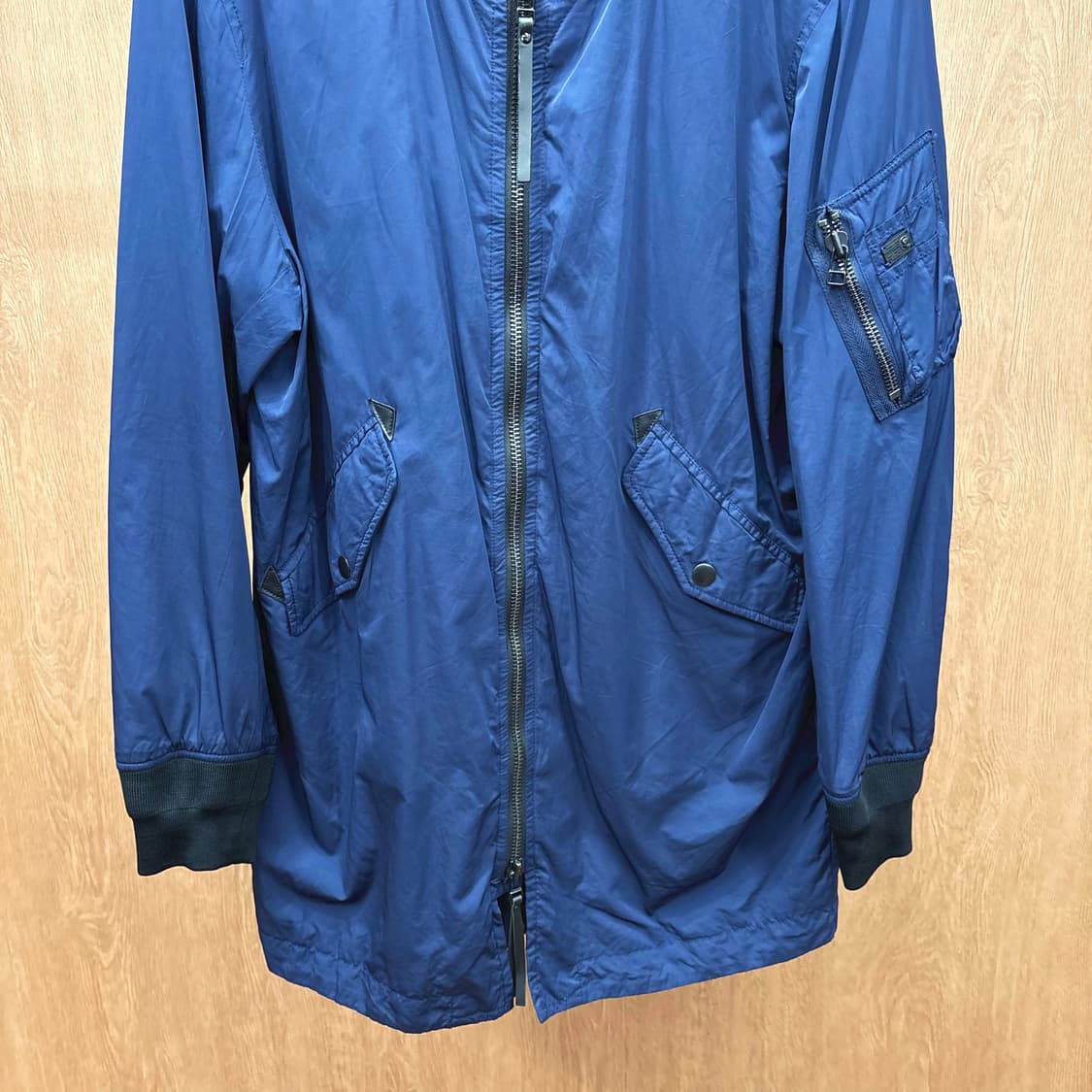 디젤 나일론 유틸리티 봄버 자켓 투웨이 지퍼 소매 포켓 디테일 네이비 상품이미지5