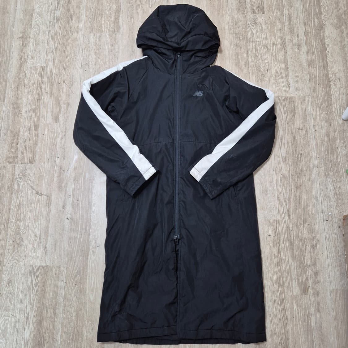 뉴발란스 사이드라인 다운 후드 롱패딩 점퍼 상품이미지1