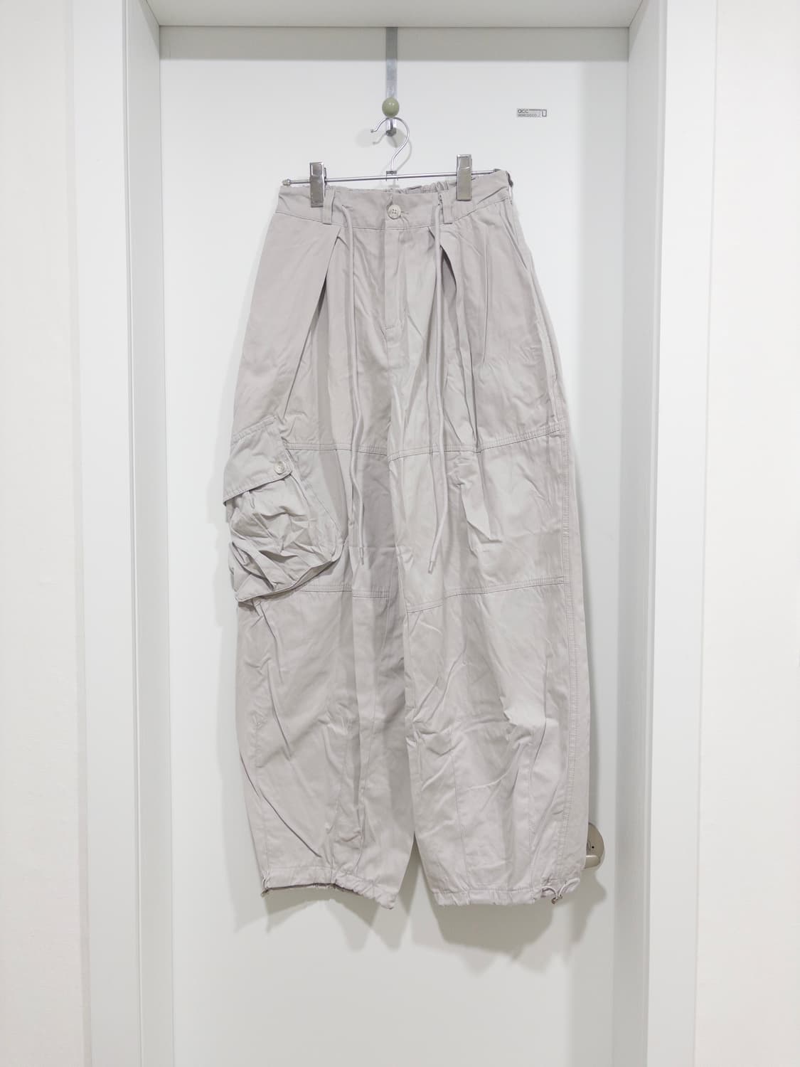 스트링 포켓 와이드 팬츠 / 그레이 상품이미지1