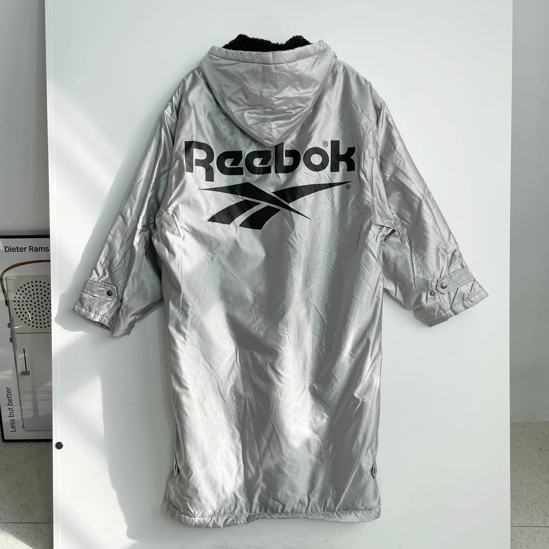 C2 리복 빅로고 유광 실버 롱 돕바 롱자켓 L사이즈 상품이미지3