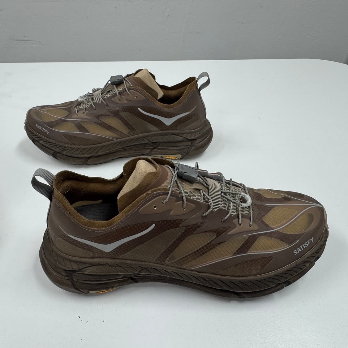 호카 x 새티스파이 마파테 스피드 4 라이트 러버 상품이미지3