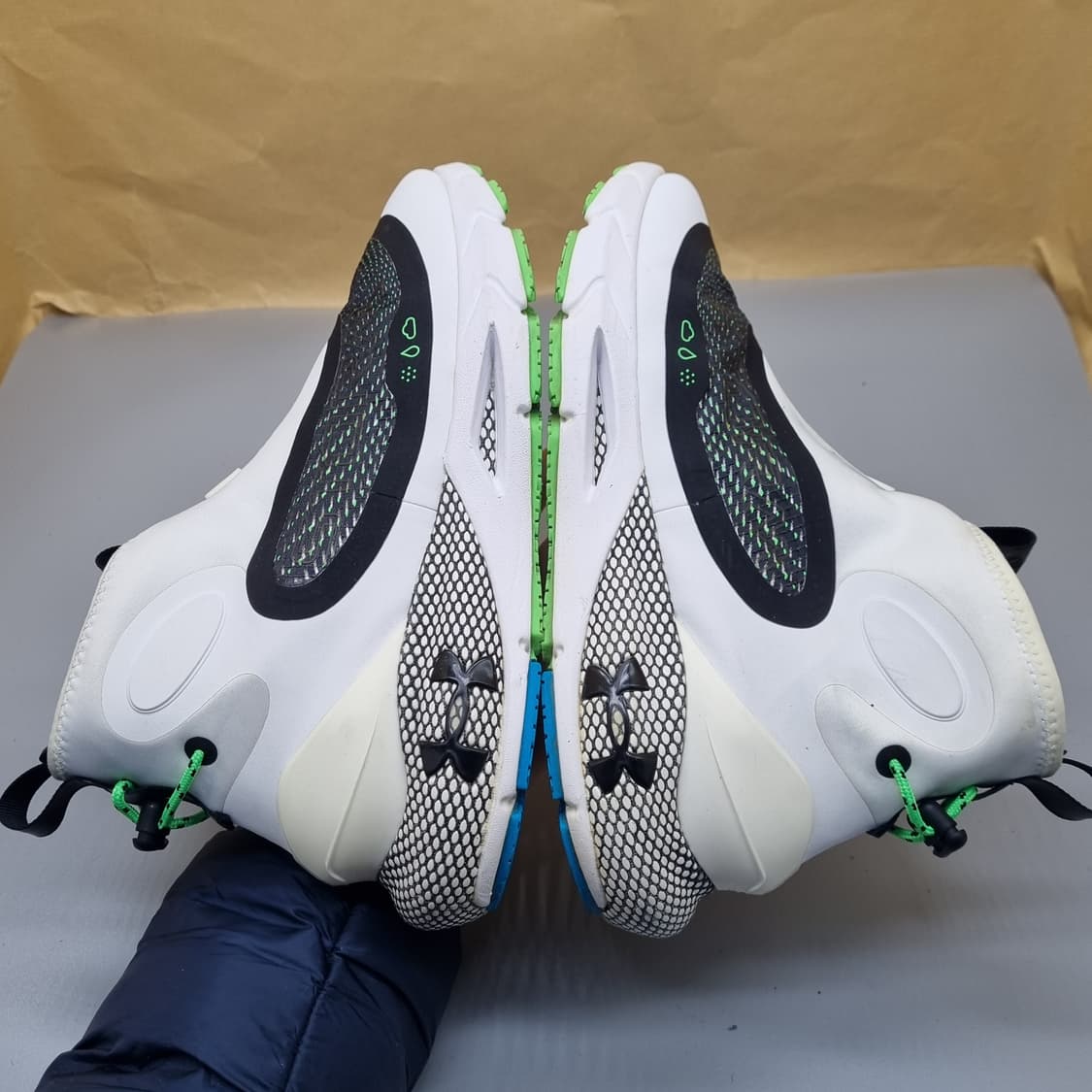 언더아머 호버 팬텀2 스톰 런닝화 250 상품이미지5