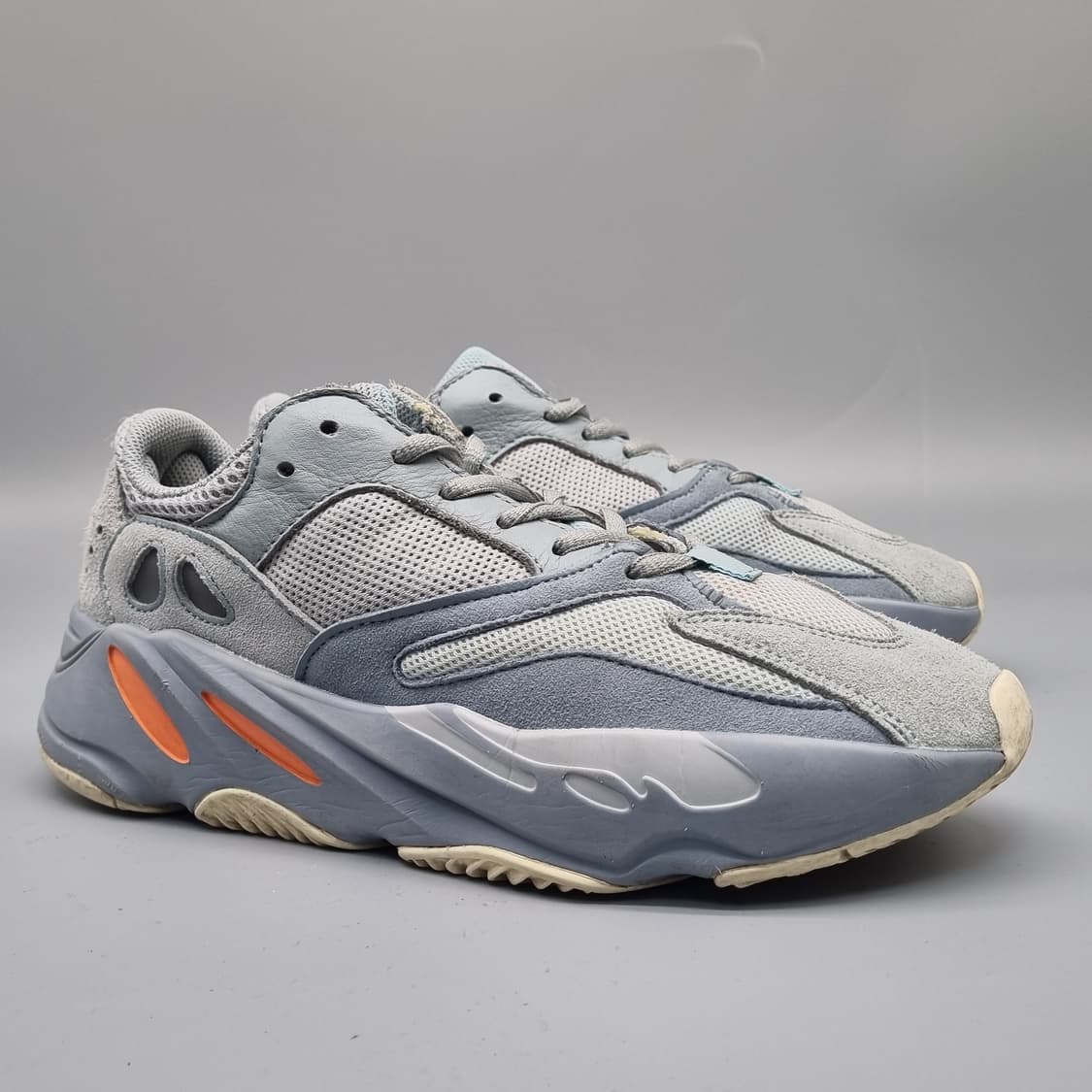 아디다스 이지부스트700 남성운동화260 상품이미지1