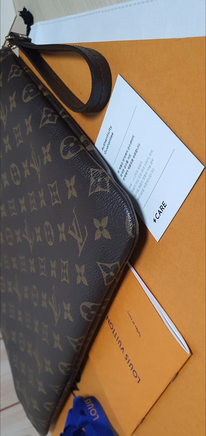 루이비통 에튀보야주MM 클러치/클러치백 새상품급 정품(감정서O) 상품이미지8