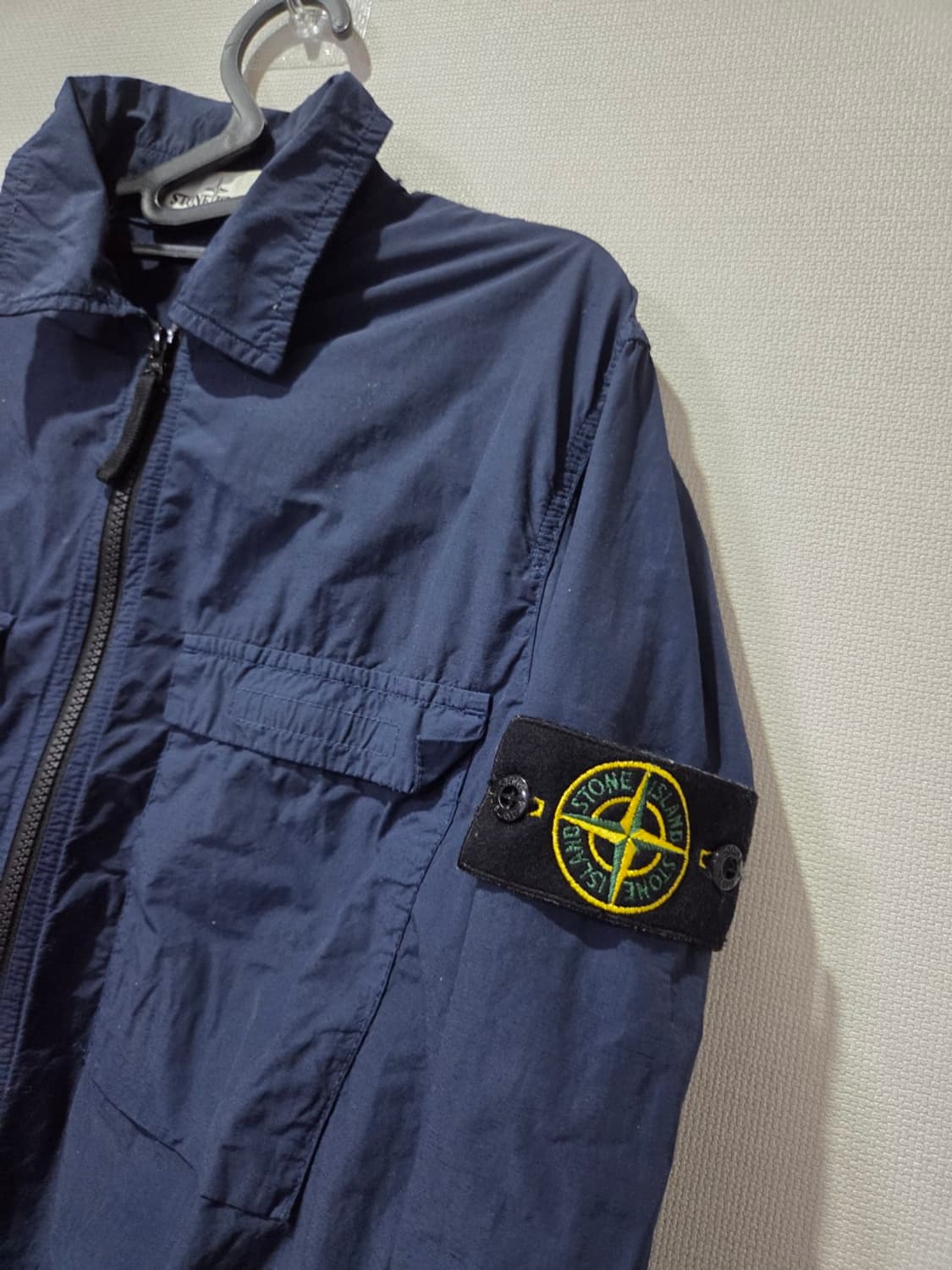 정품 스톤아일랜드 나일론 포켓 오버셔츠 상태굳 95/M 상품이미지2