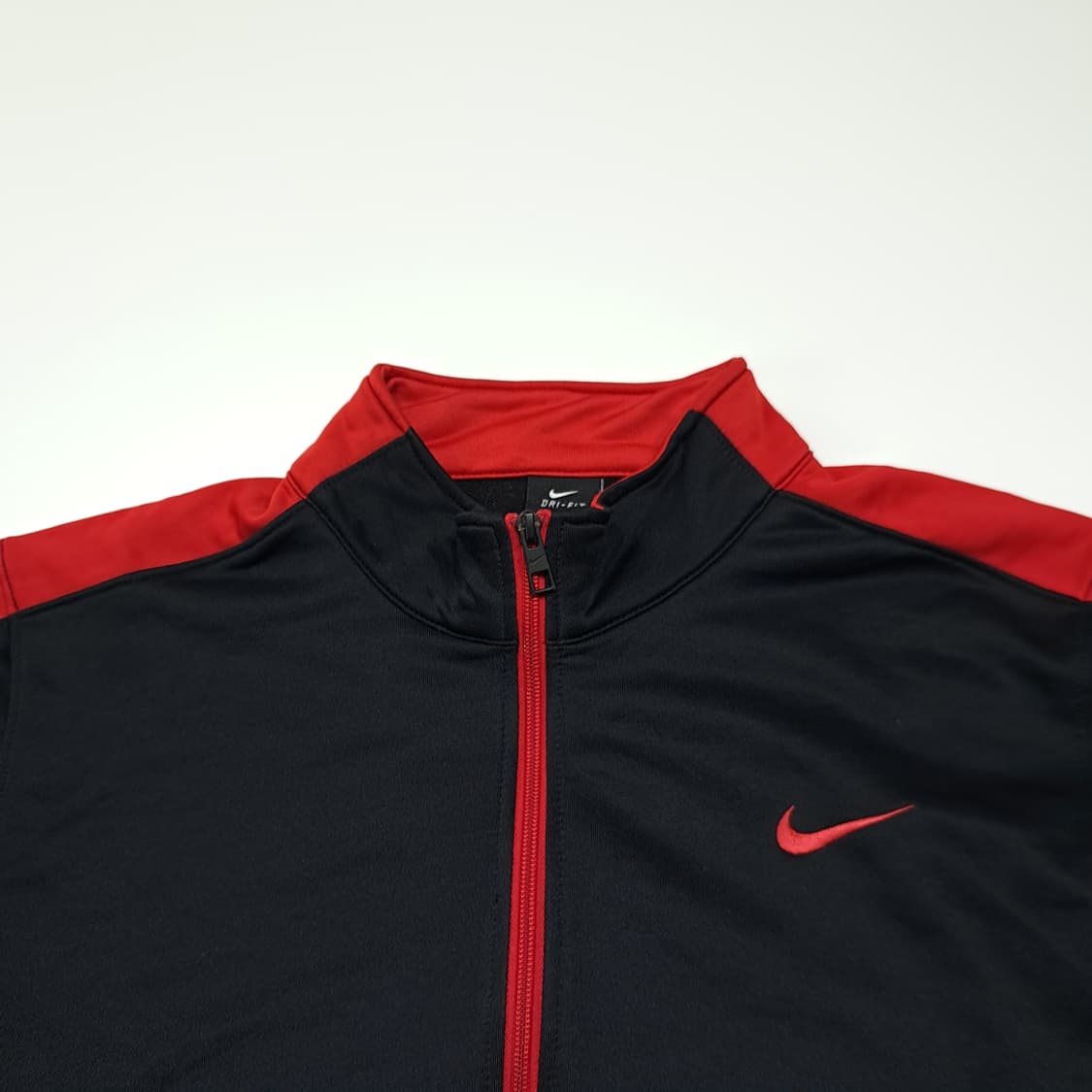 CK103 2XL 나이키 블랙&레드 드라이핏 스우시 집업 자켓 상품이미지2