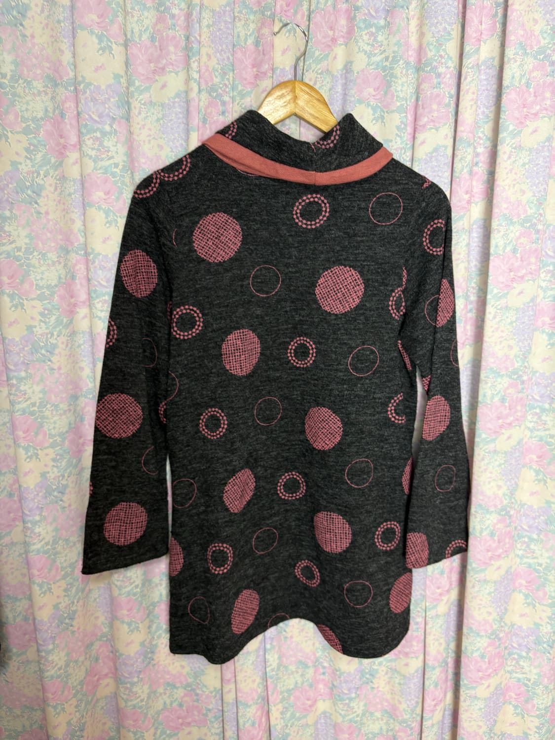 코랄핑크 도트 목폴라 티셔츠 상품이미지10