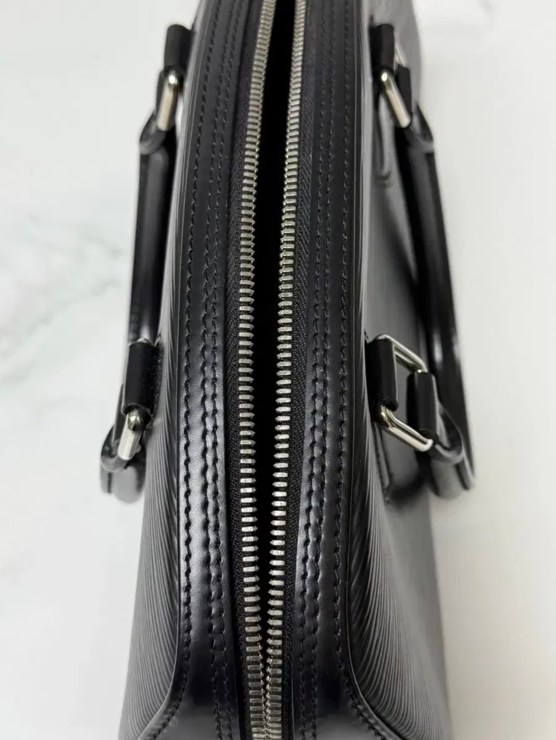 루이비통 에삐 자스민 숄더백 상품이미지3