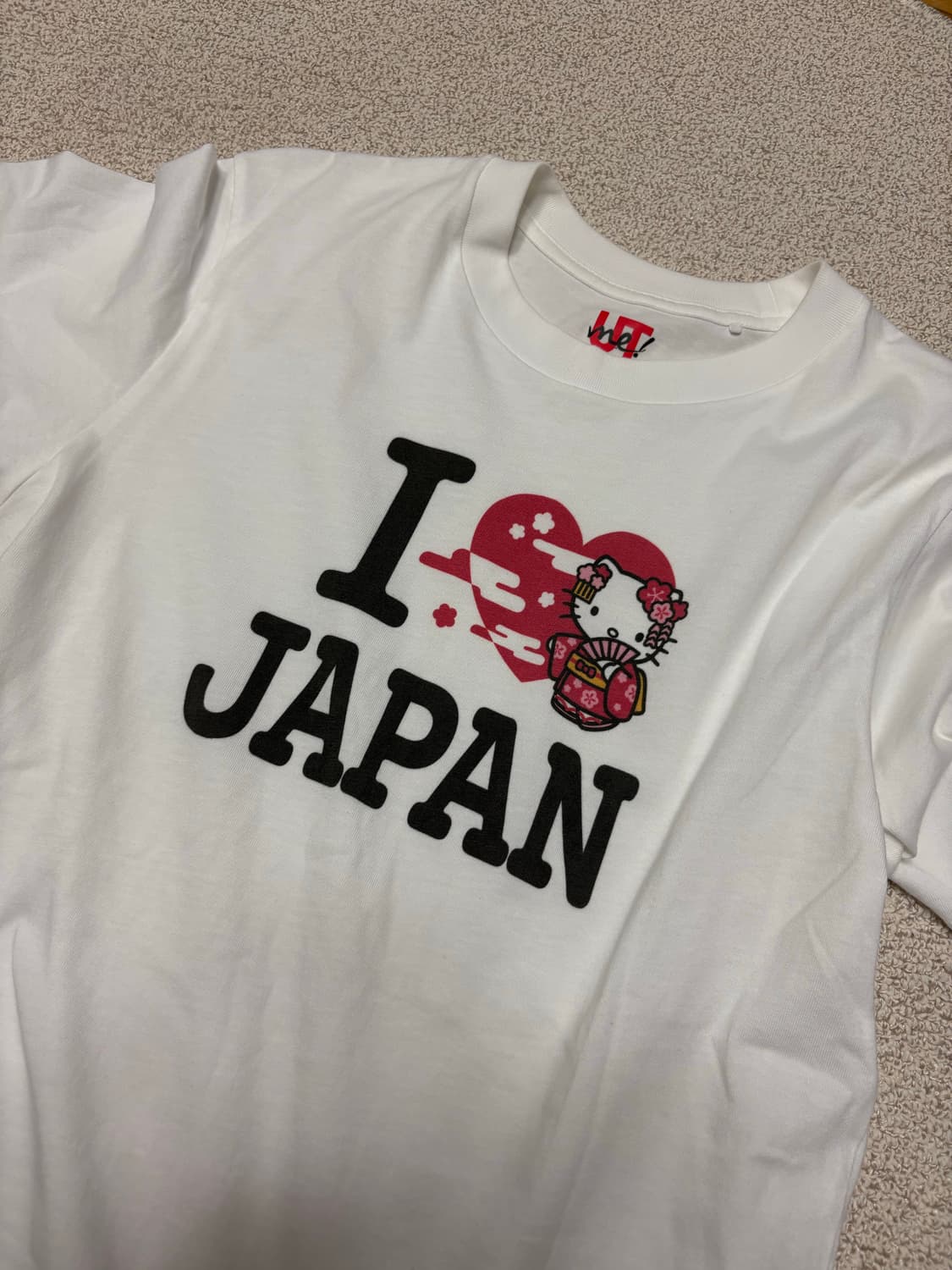 일본 유니클로 유티 헬로키티 아이러브재팬 반팔 상품이미지3