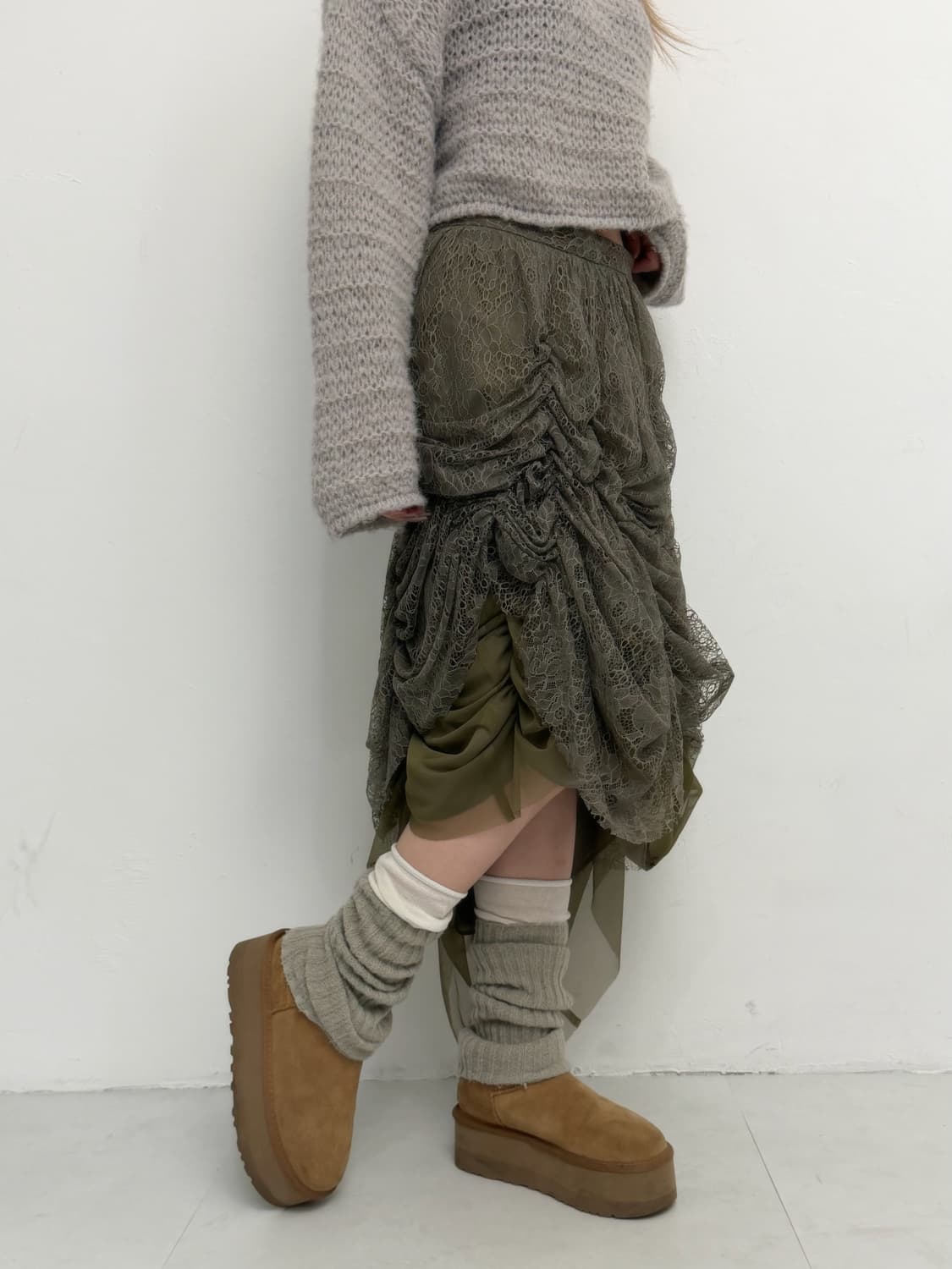 카키 레이스 언발 셔링 스커트  상품이미지2
