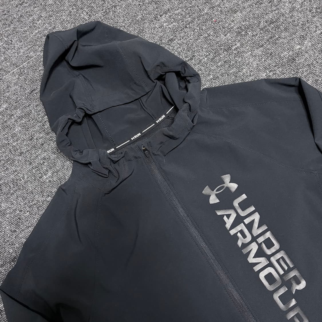 언더아머 스톰 러닝 자켓 상품이미지3